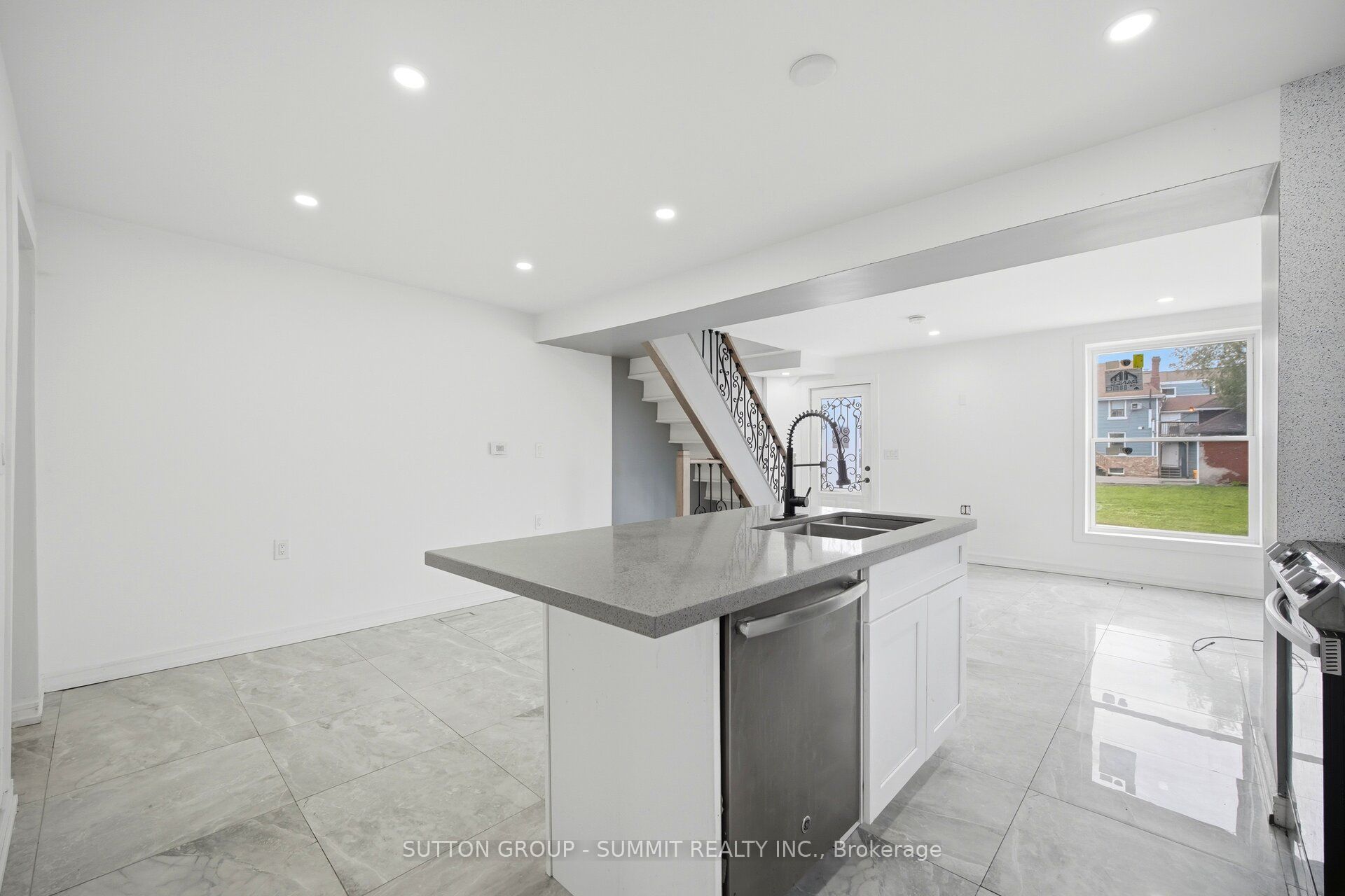 11 Maple Street Property Photo 13