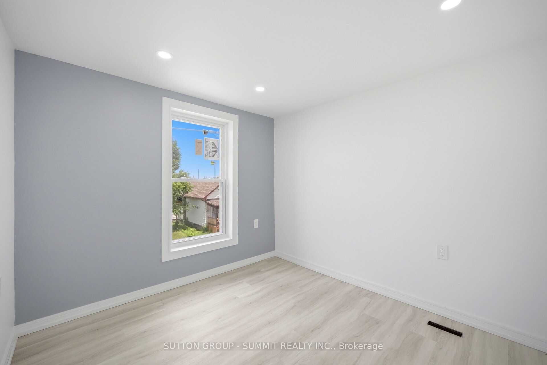 11 Maple Street Property Photo 25