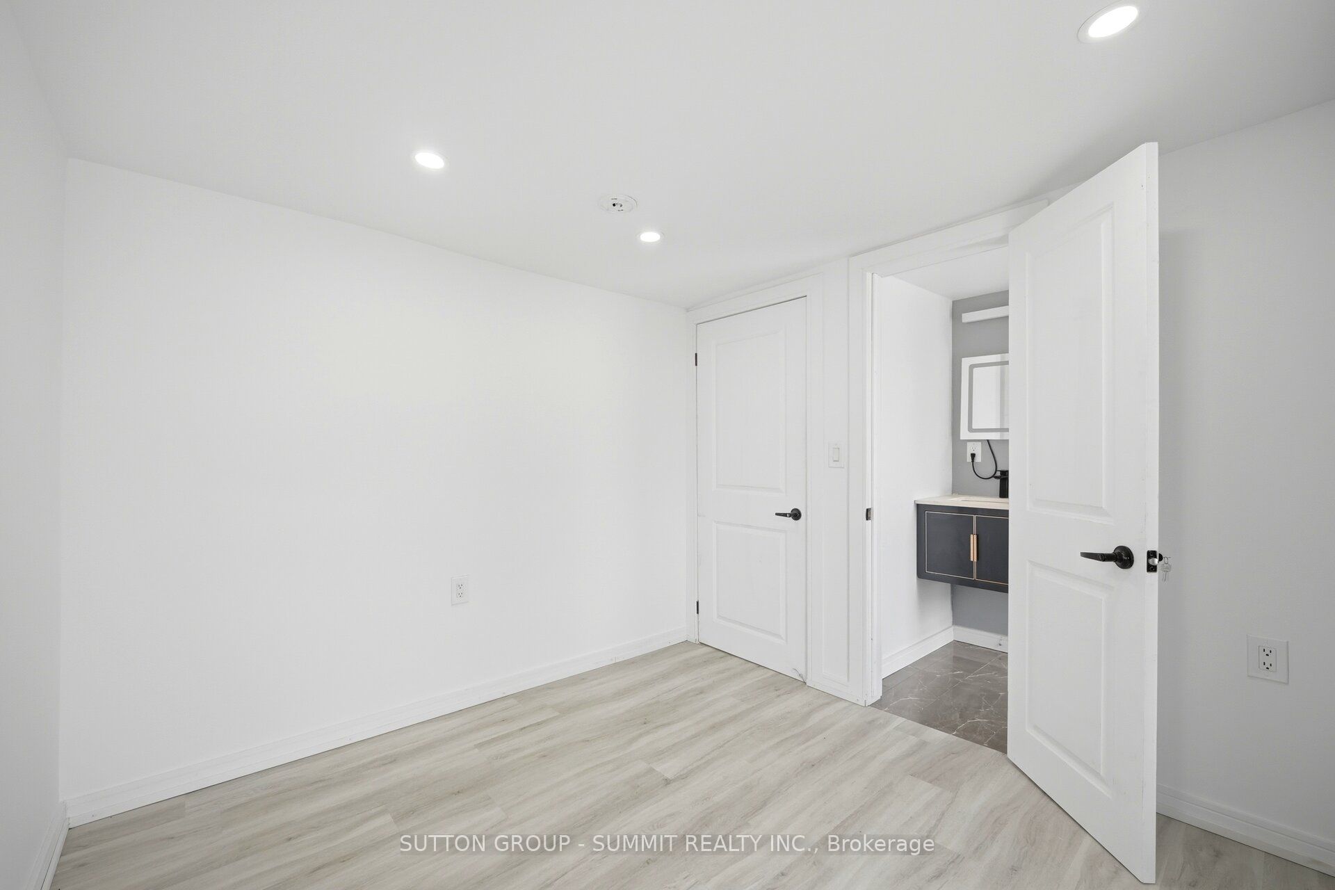 11 Maple Street Property Photo 26
