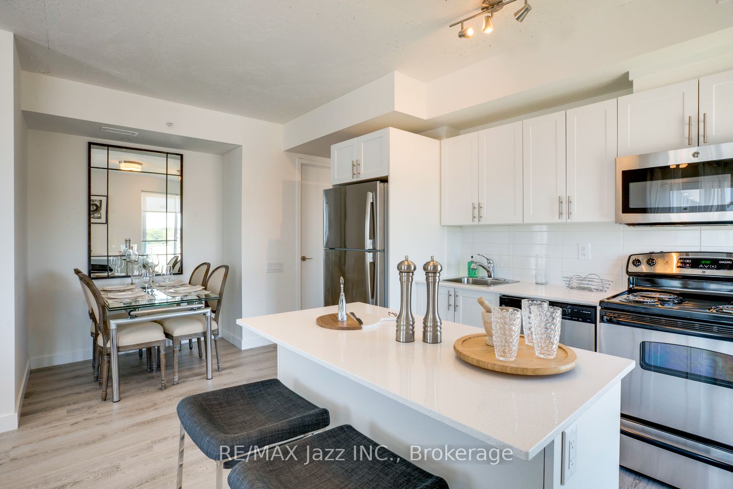 100 Bond Street E 305 Property Photo 7