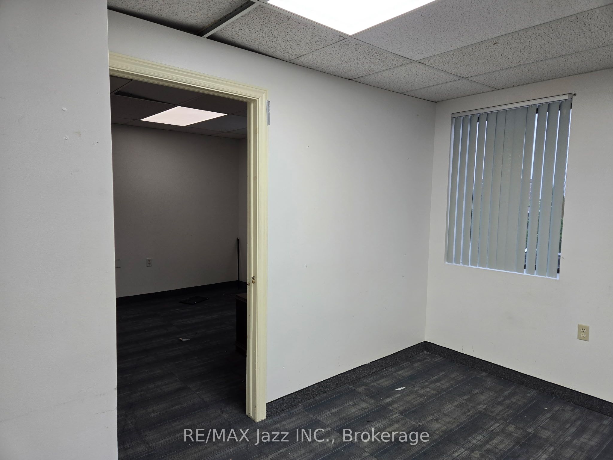 111 Simcoe Street N 201 Property Photo 3