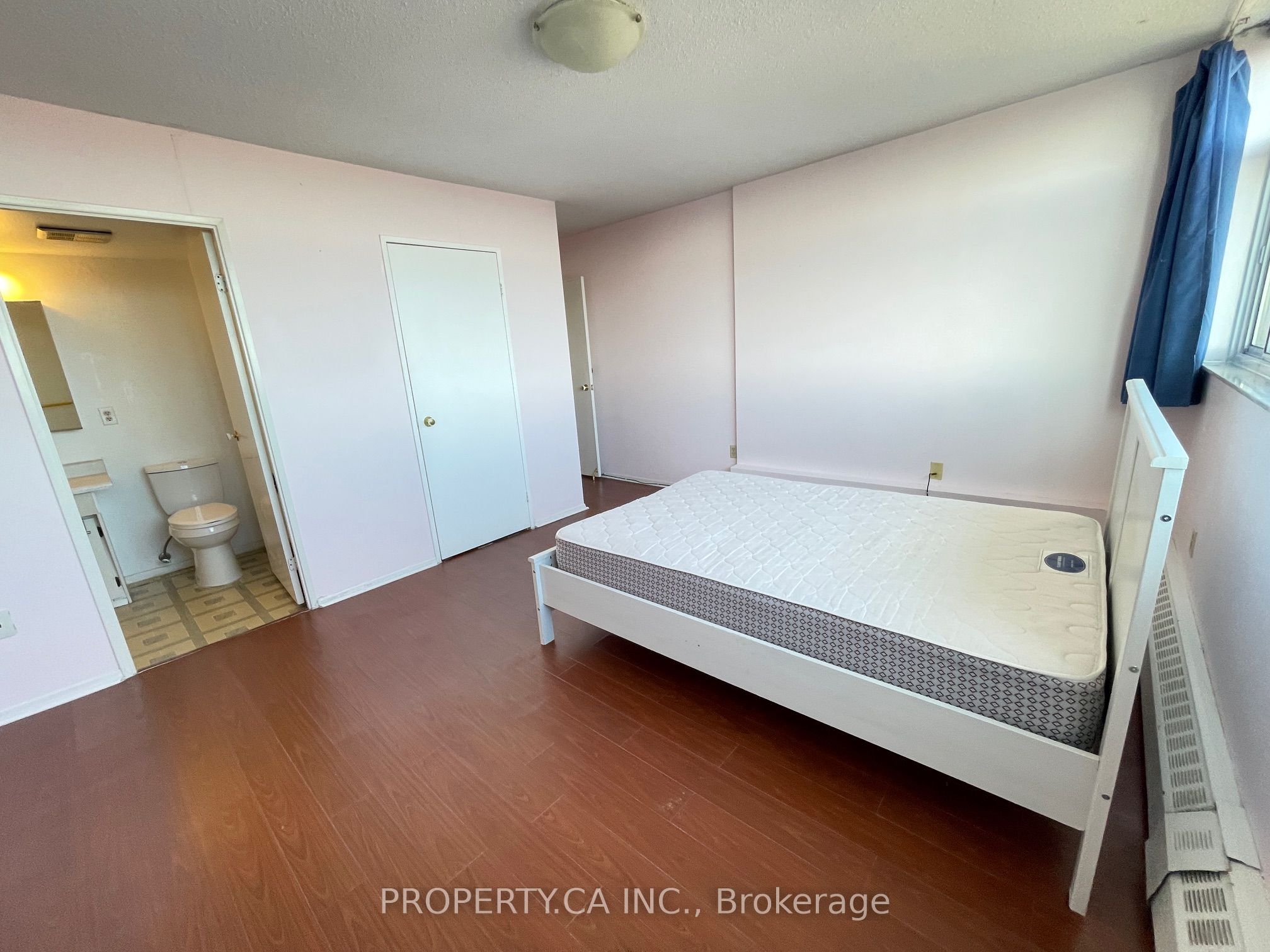 2050 Bridletowne Circle 1904 Property Photo 6