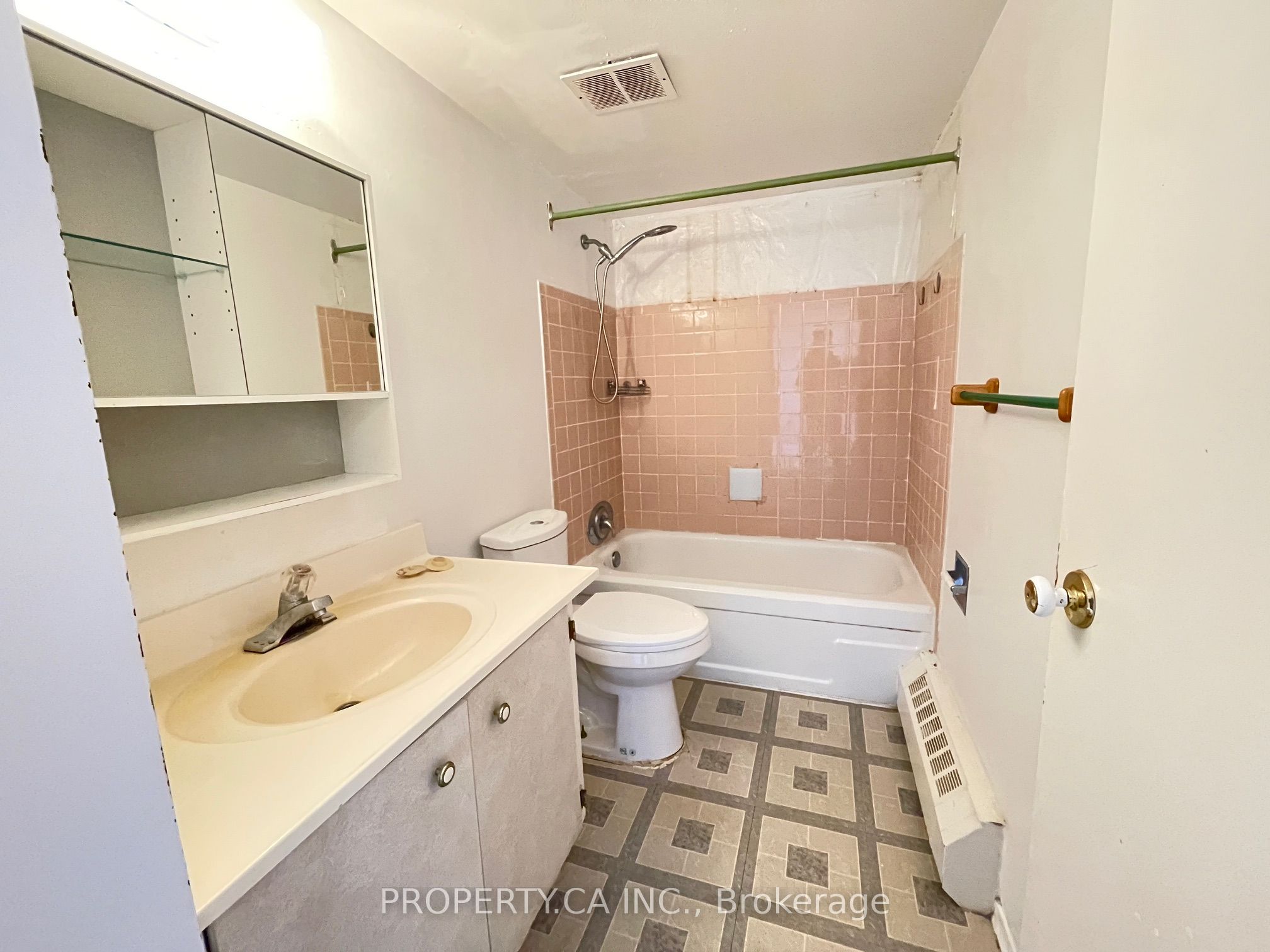 2050 Bridletowne Circle 1904 Property Photo 7