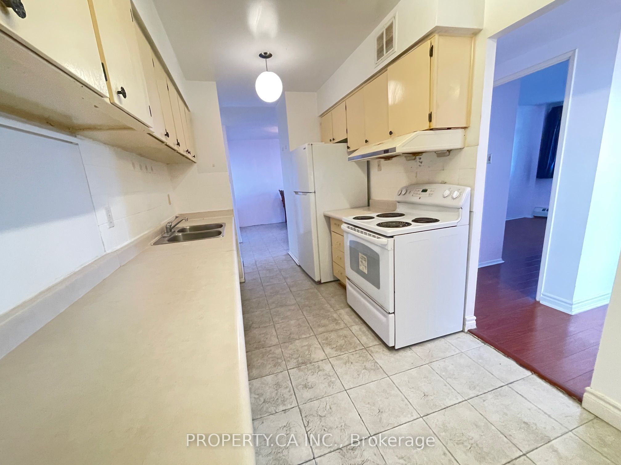 2050 Bridletowne Circle 1904 Property Photo 10