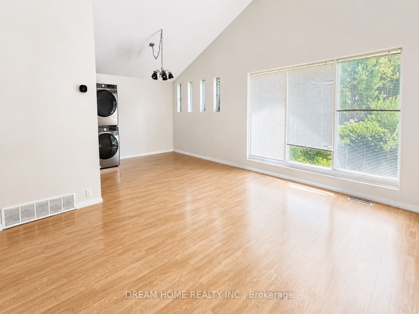26 Arlene Crescent Main Floor Property Photo 4