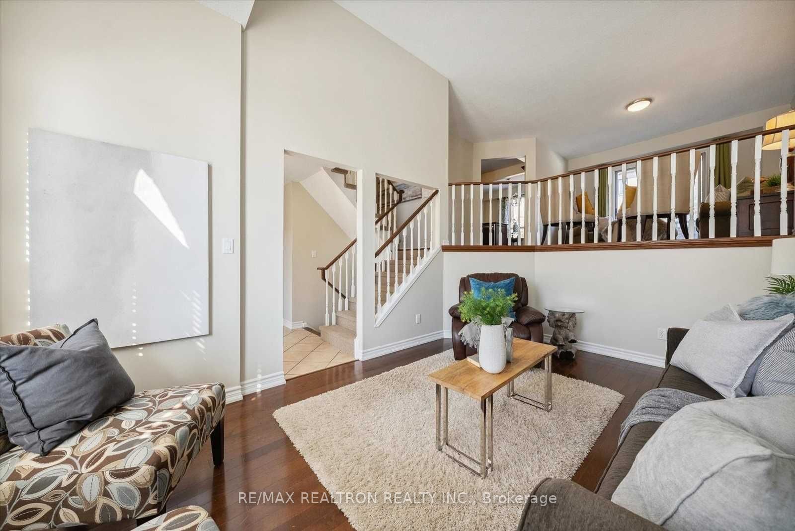 68 Flint Crescent Upper Property Photo 6