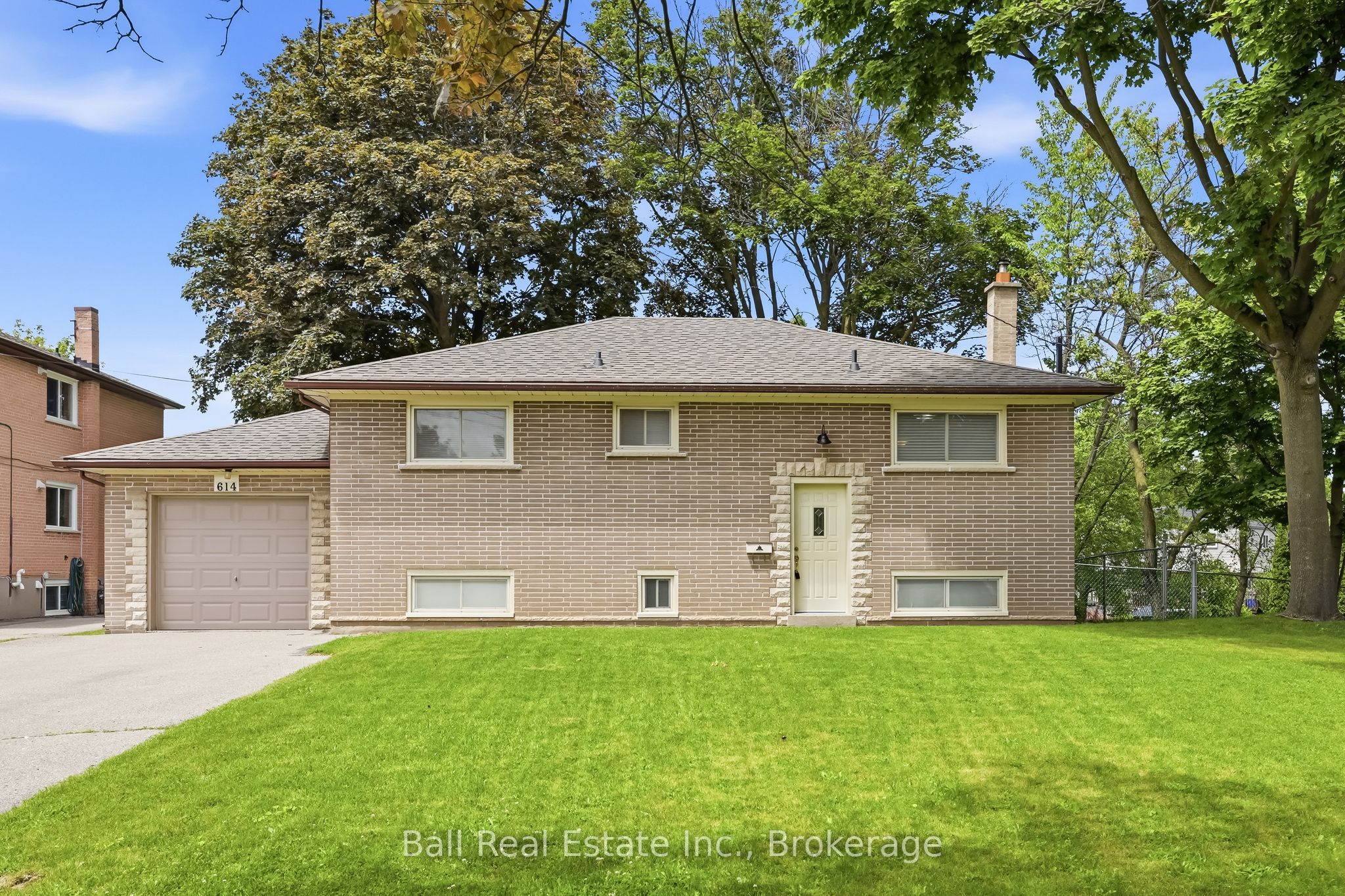 614 Lansdowne Drive Property Photo 1