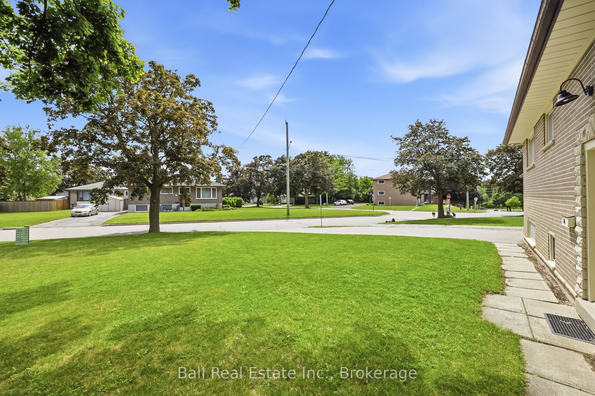 614 Lansdowne Drive Property Photo 4