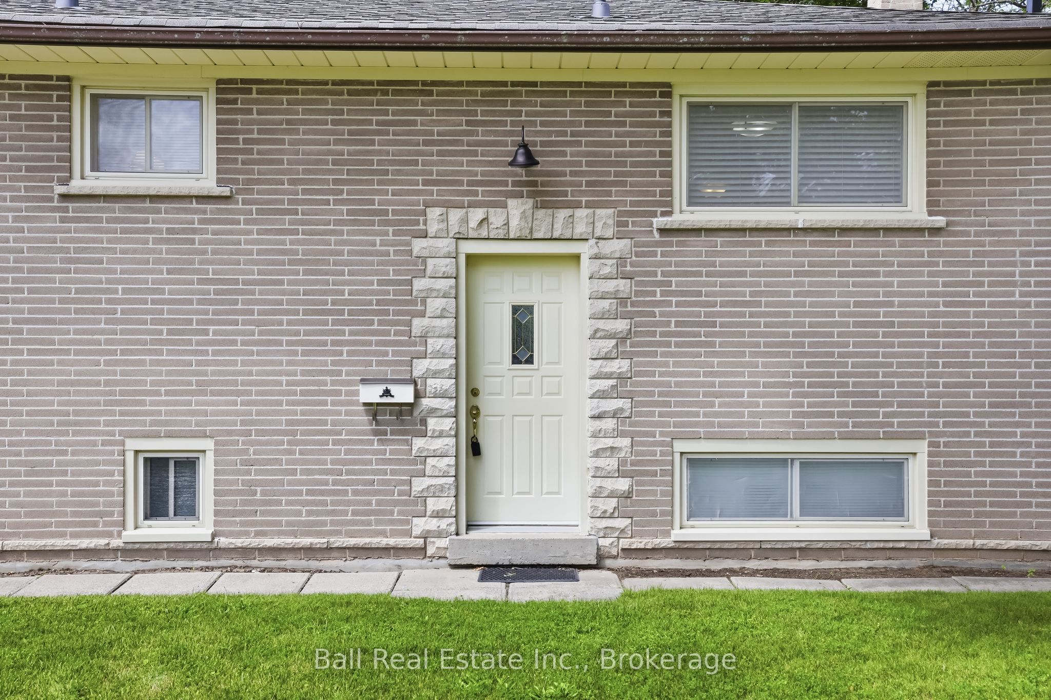 614 Lansdowne Drive Property Photo 6