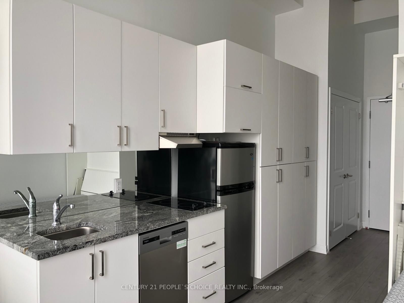1900 Simcoe Street N 827 Property Photo 10