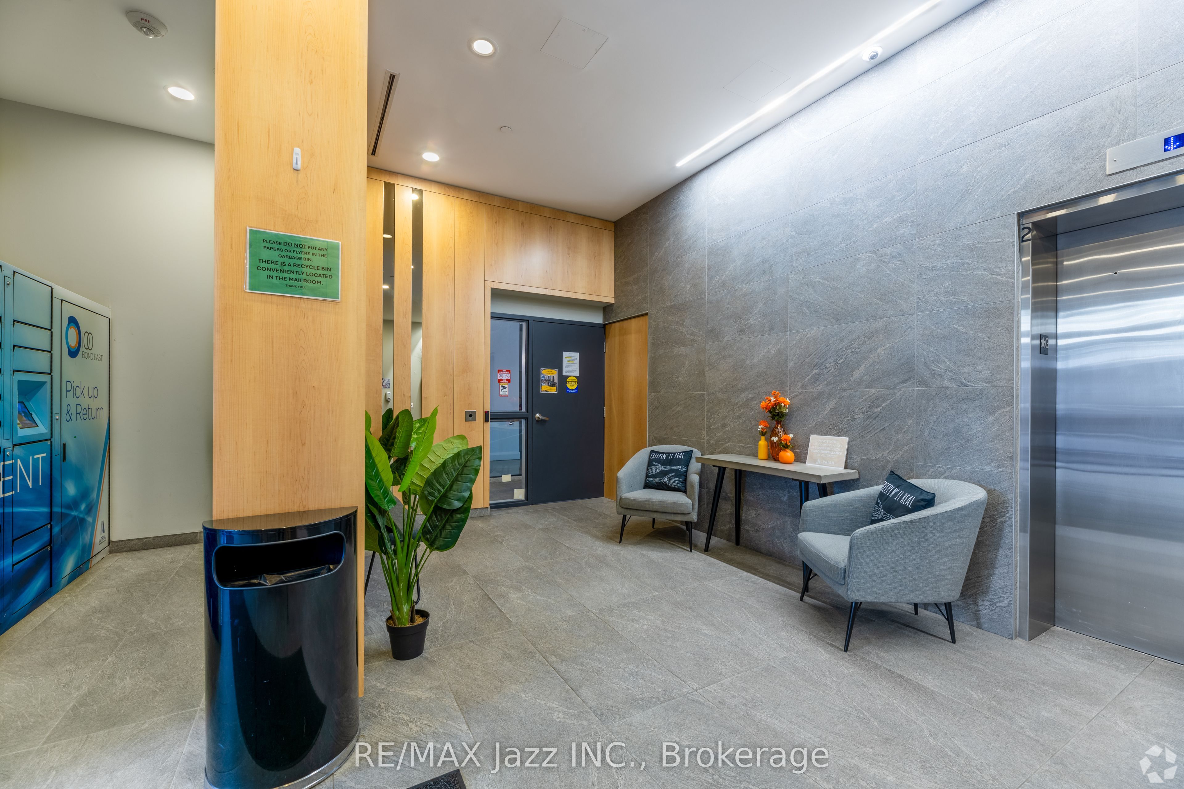 100 Bond Street E 719 Property Photo 6