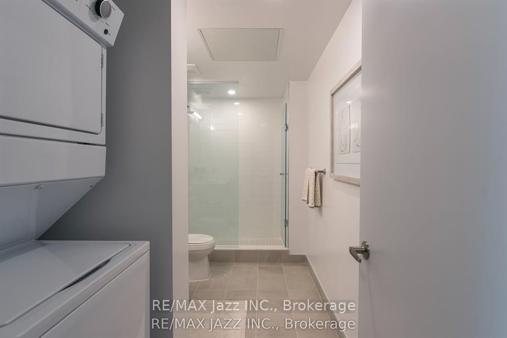 80 Bond Street E 1202 Property Photo 4