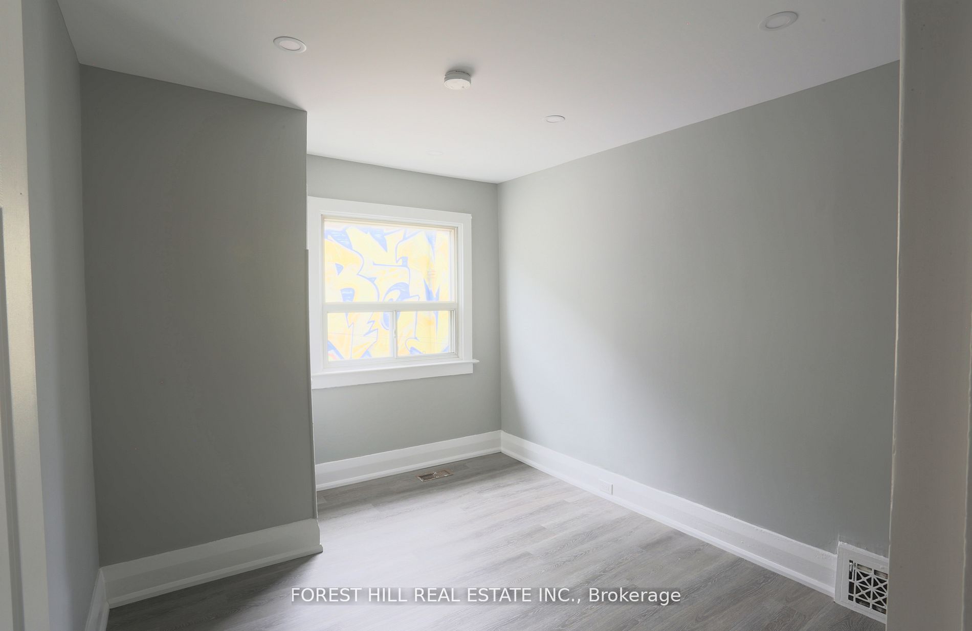 919 Kingston Road Property Photo 7