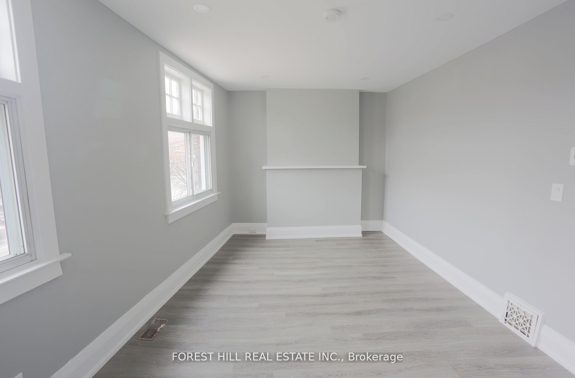 919 Kingston Road Property Photo 9