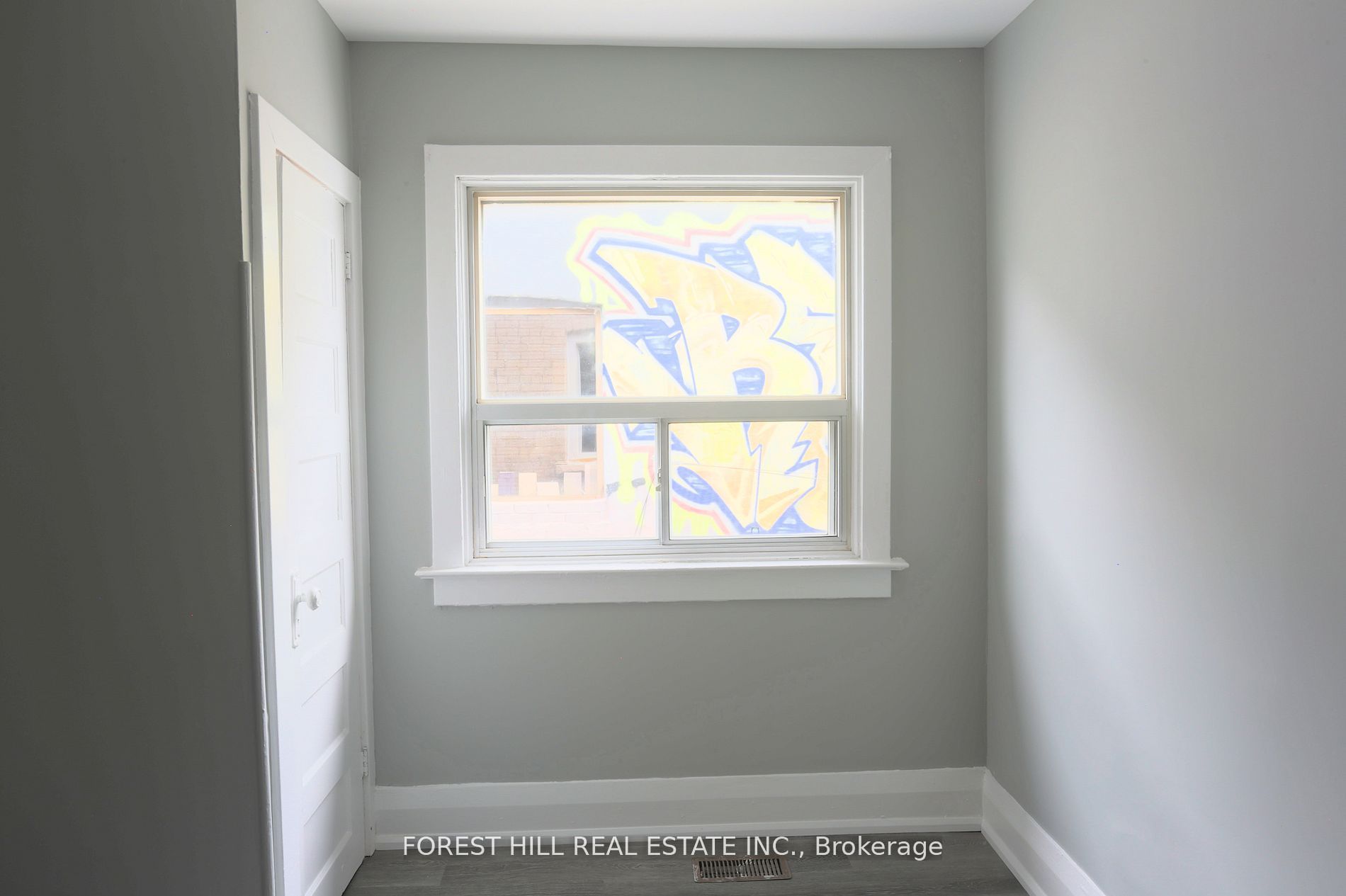919 Kingston Road Property Photo 11
