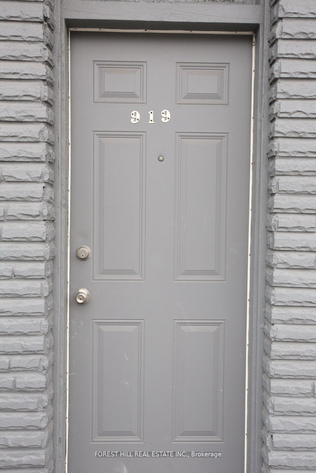 919 Kingston Road Property Photo 23