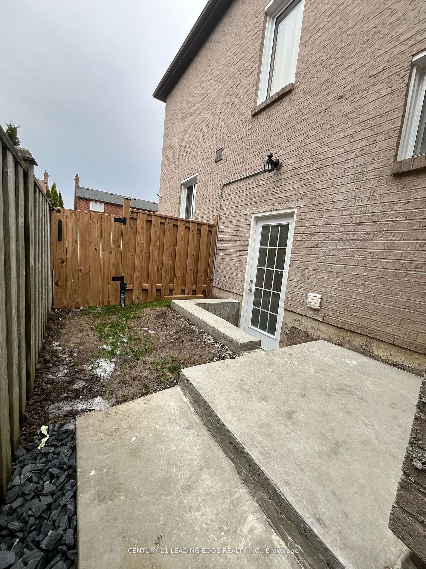 618 Beckworth Square Bsmt Property Photo 2