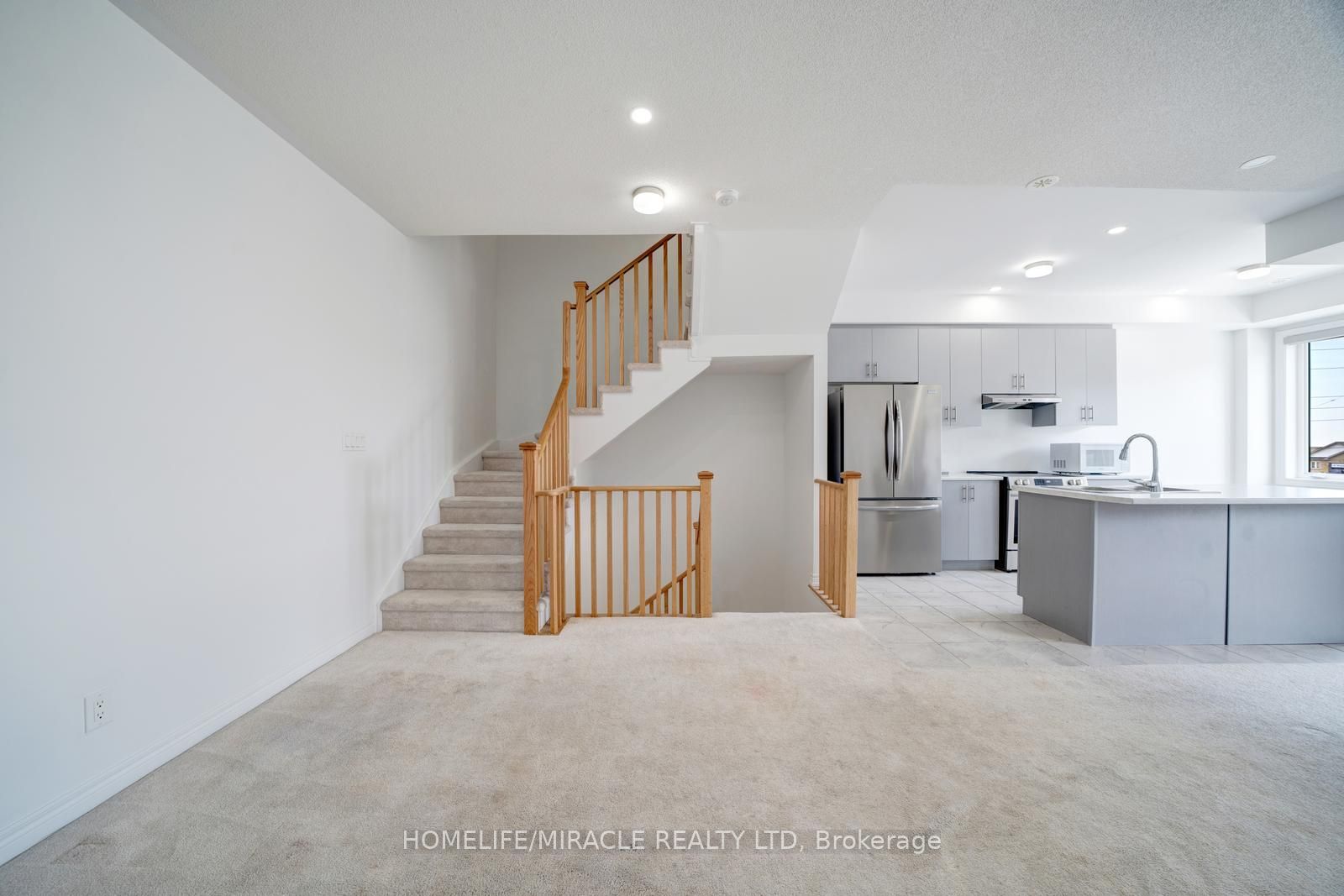 2004 Cameron Lott Crescent Property Photo 22