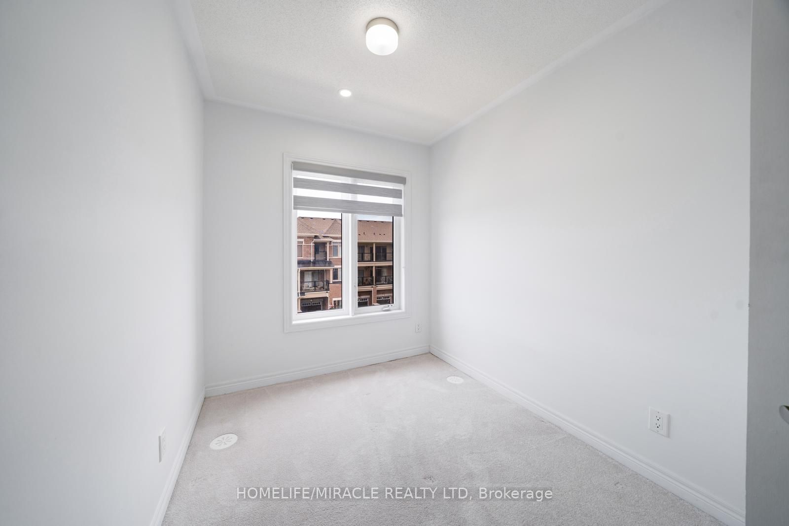 2004 Cameron Lott Crescent Property Photo 25
