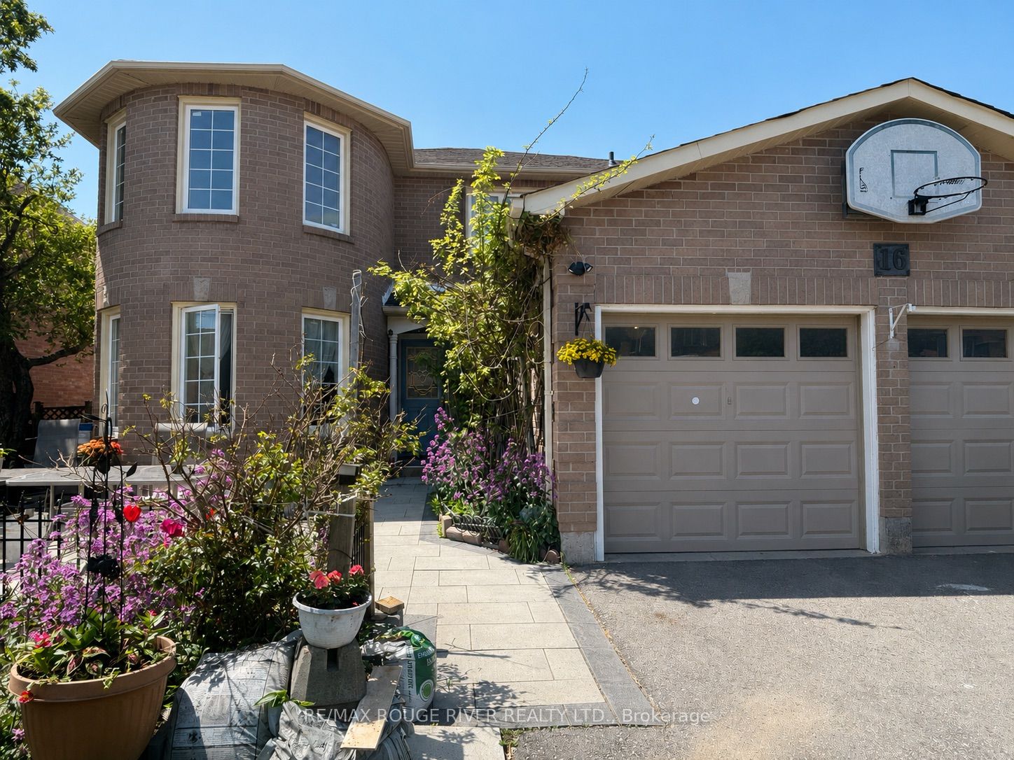 16 Dominy Drive Property Photo 1