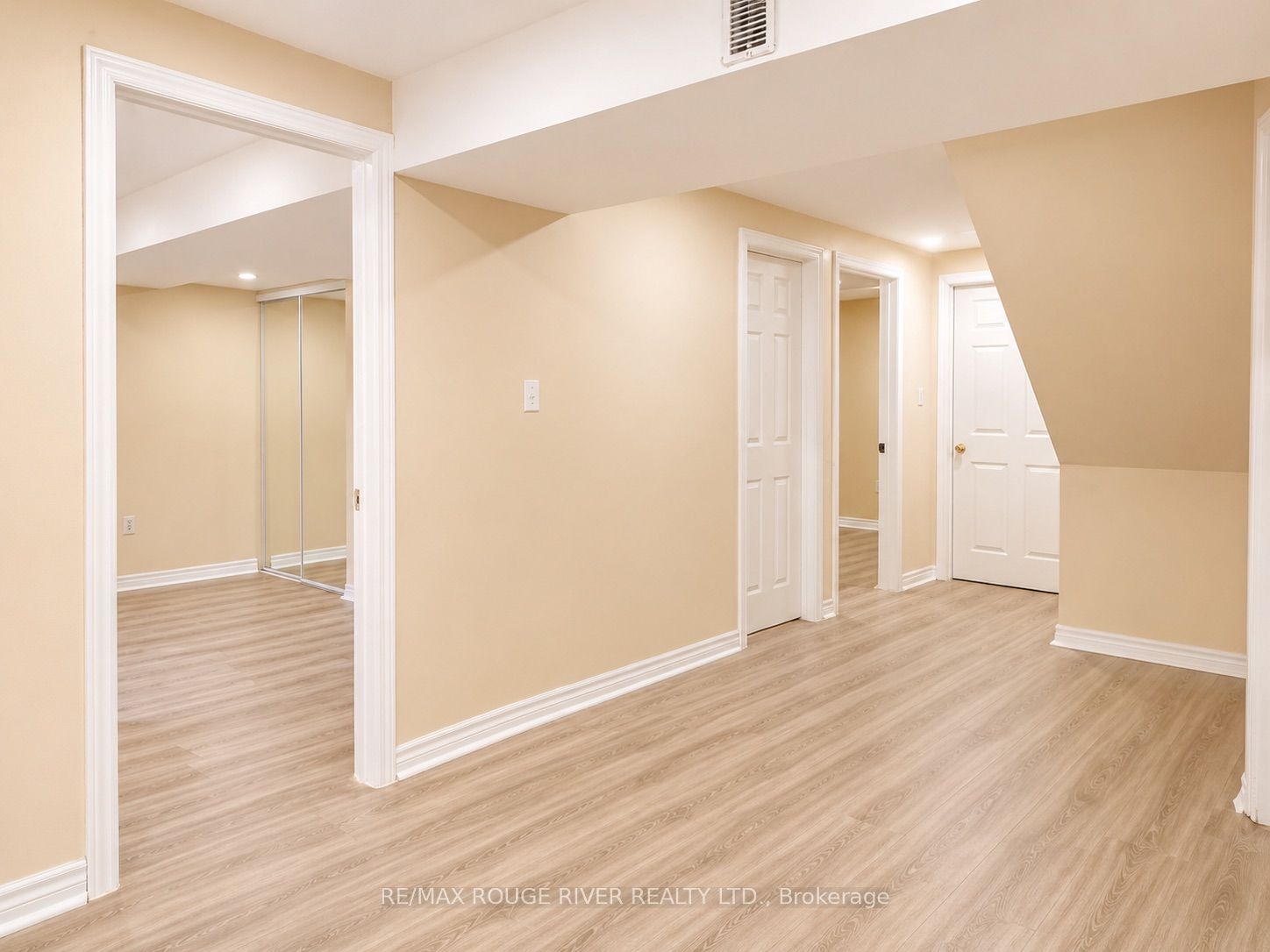 16 Dominy Drive Property Photo 8