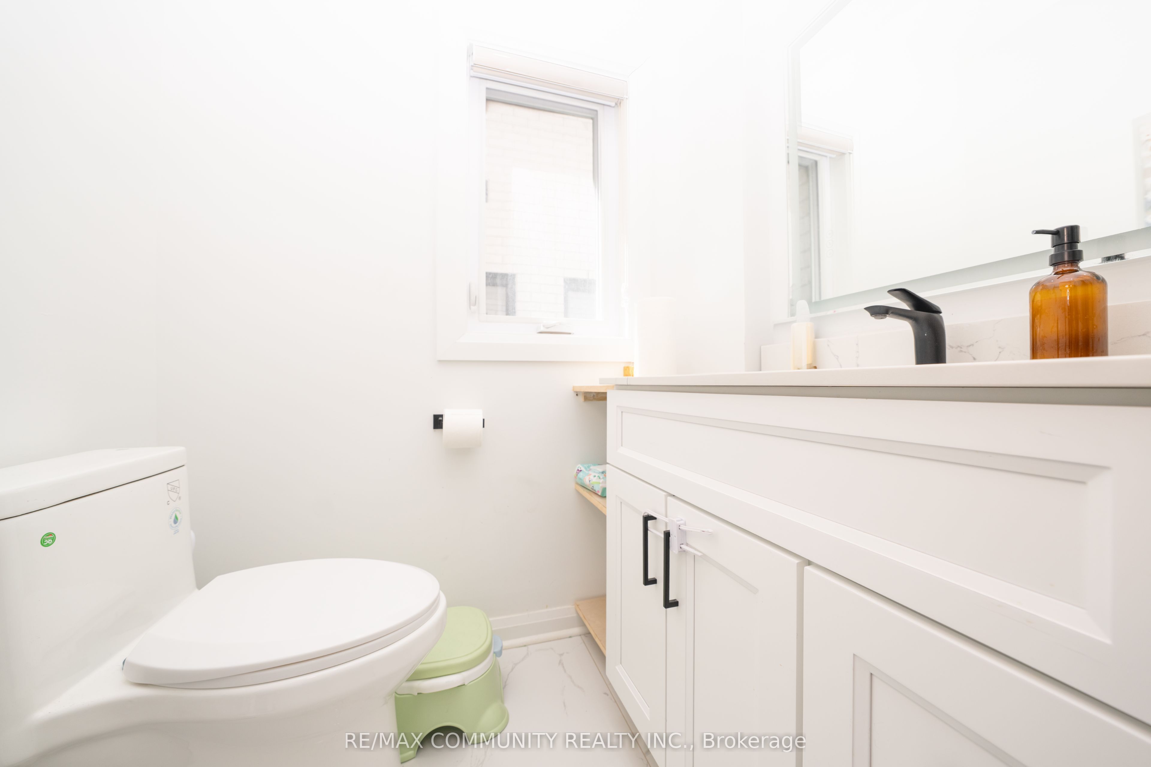 75b Kitchener Road Property Photo 7