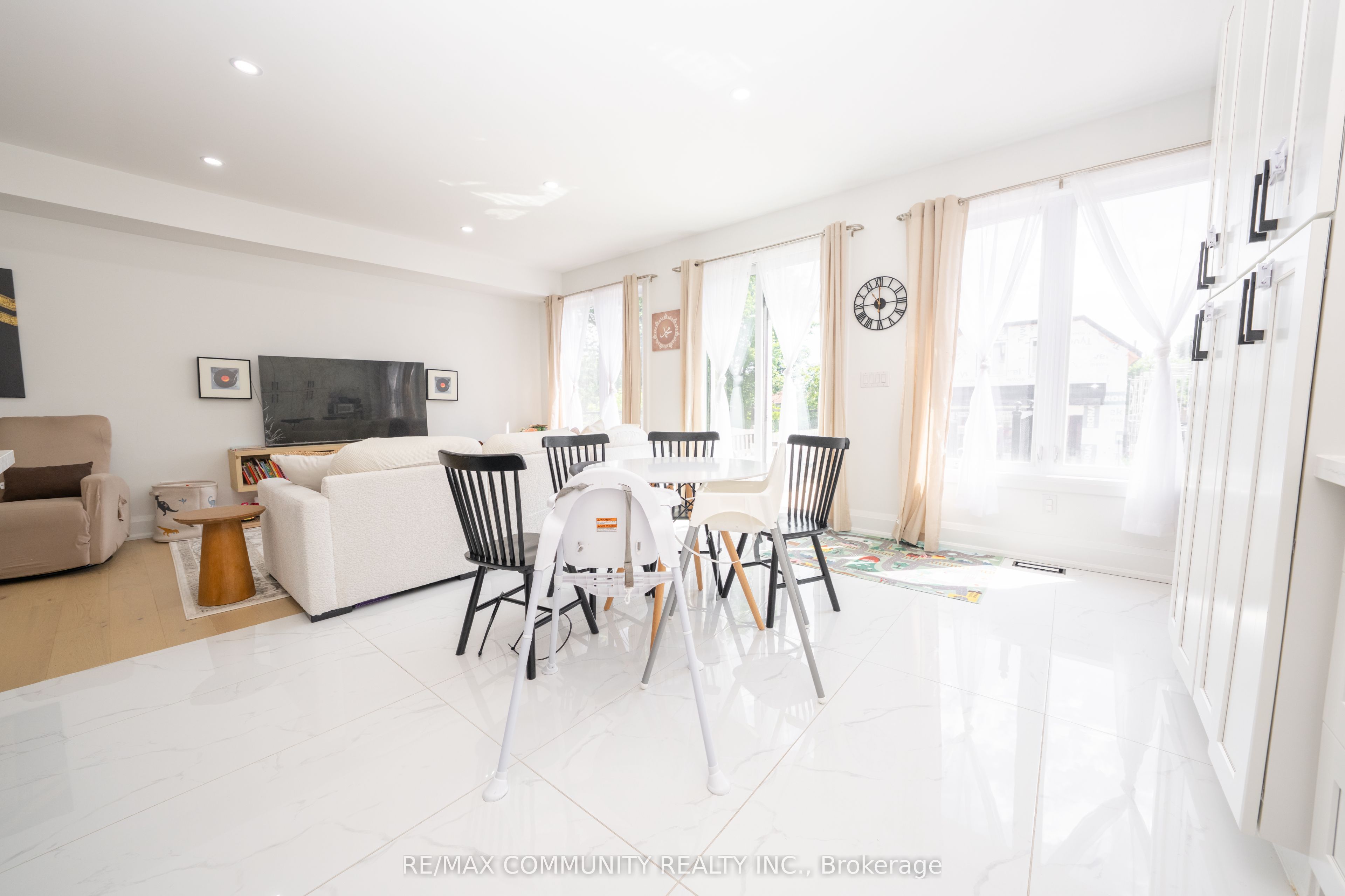 75b Kitchener Road Property Photo 11