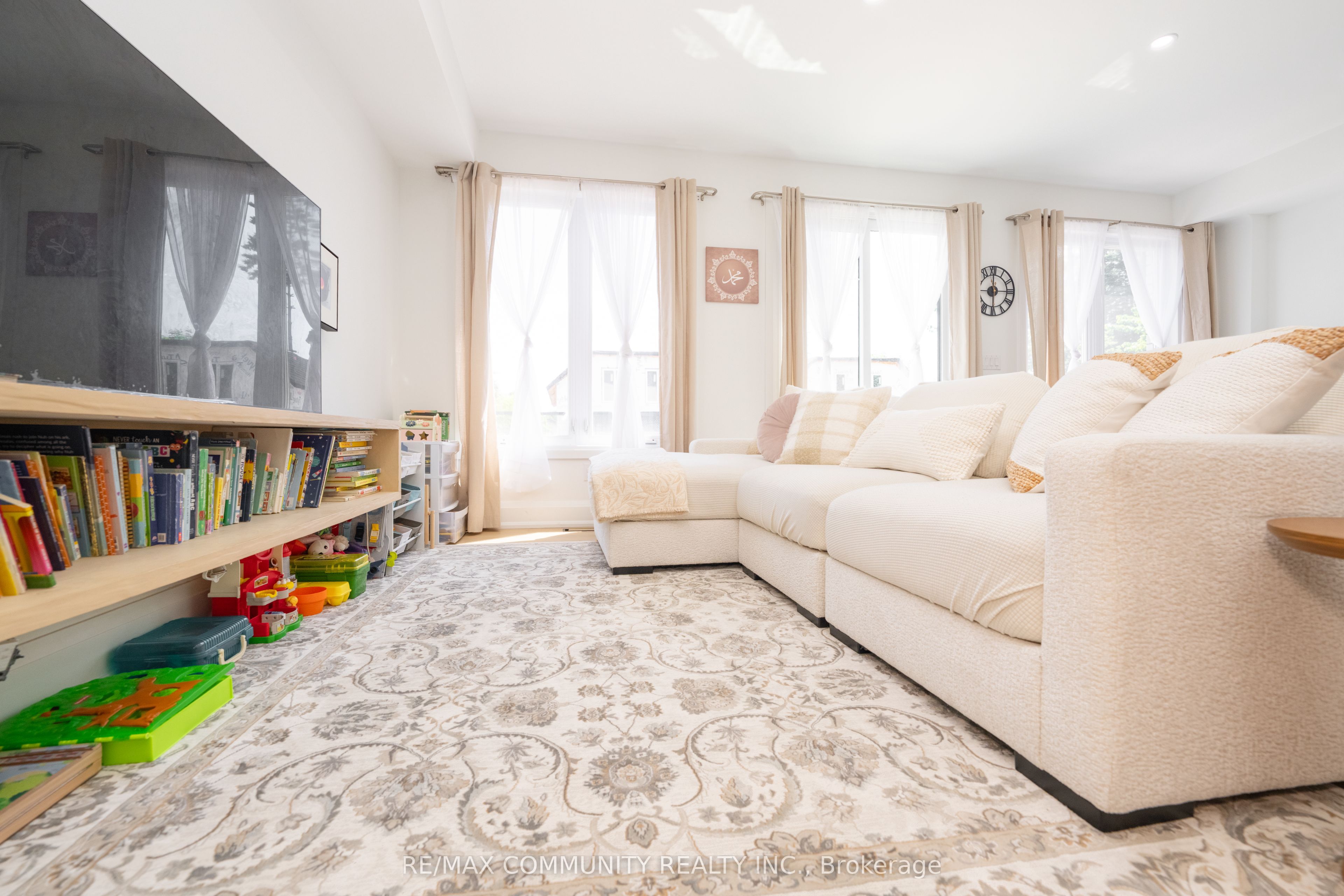 75b Kitchener Road Property Photo 33