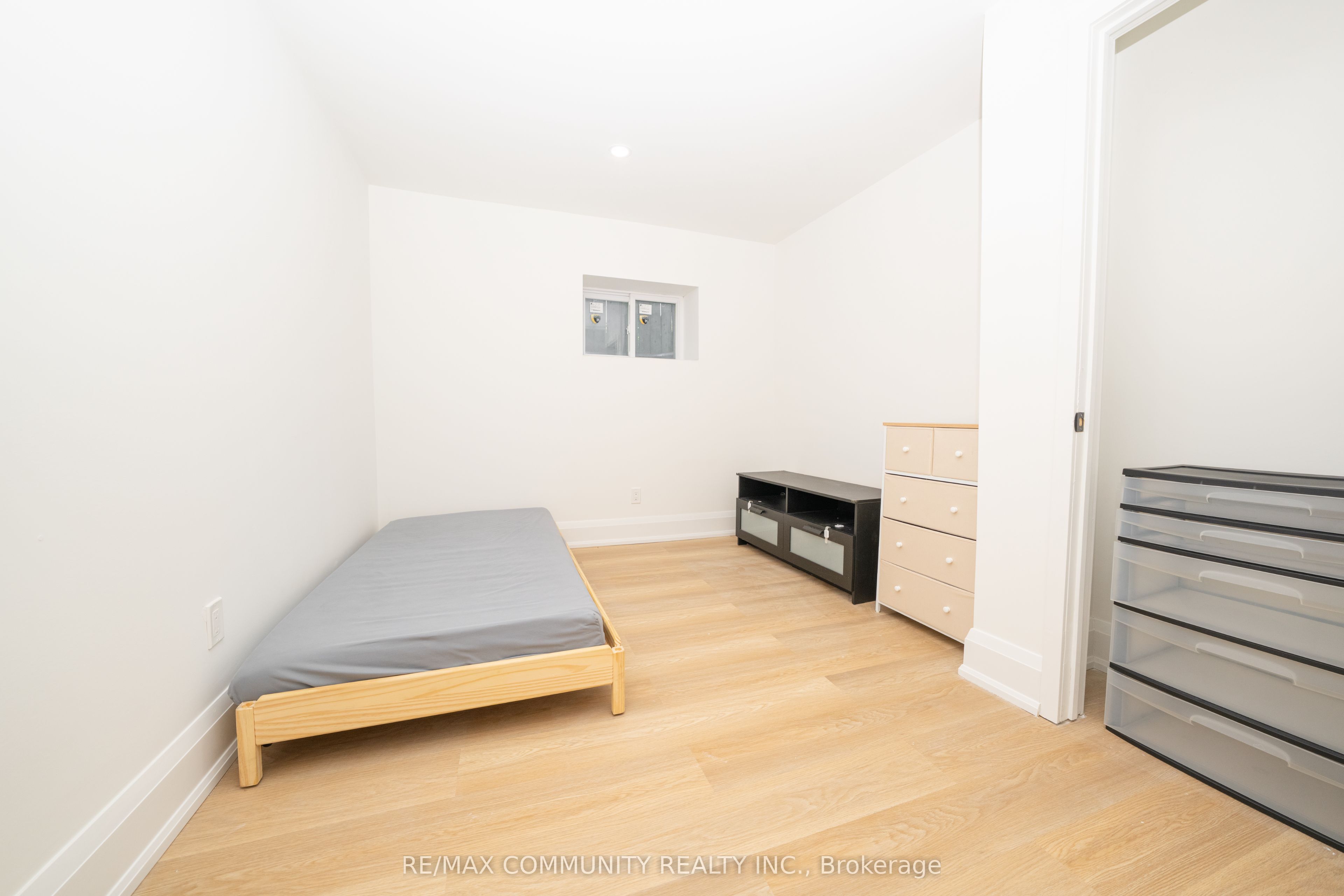 75b Kitchener Road Property Photo 35