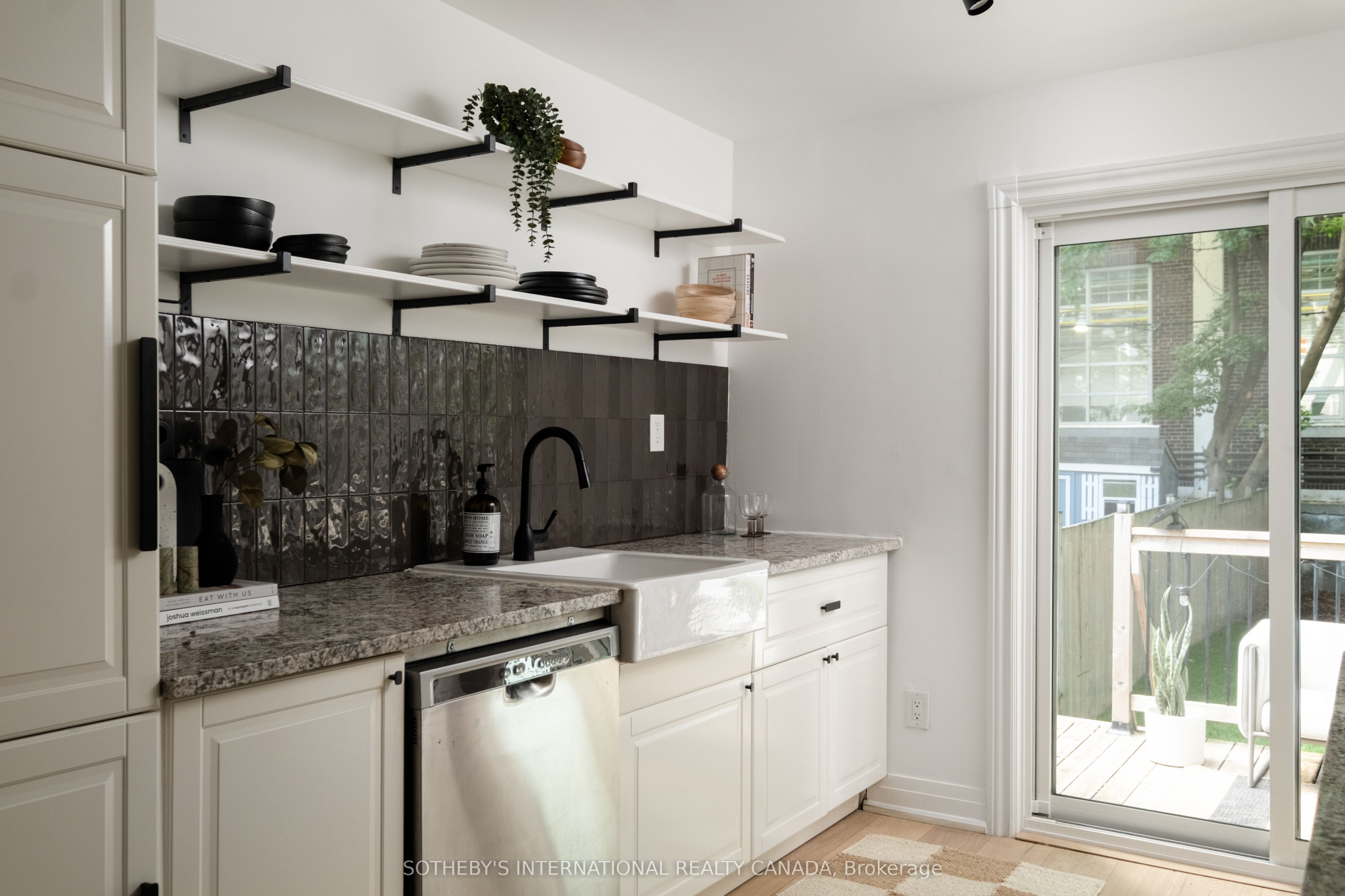 22 Connaught Avenue Property Photo 9