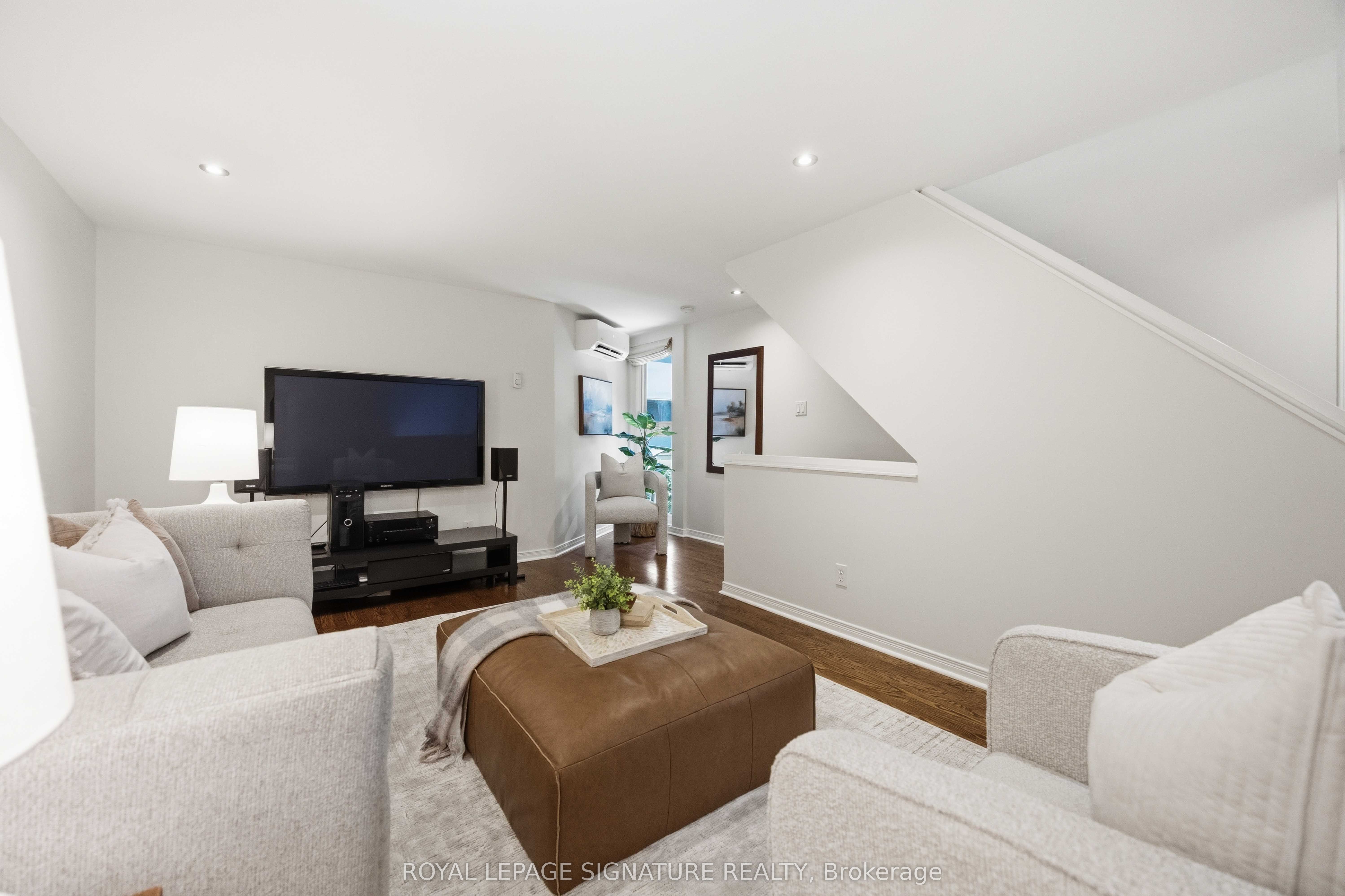 2366 Queen Street E 7 Property Photo 17