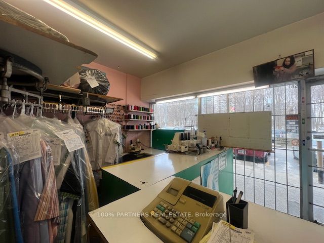 1581 Ellesmere Road Property Photo 4