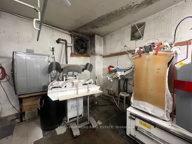 1581 Ellesmere Road Property Photo 9