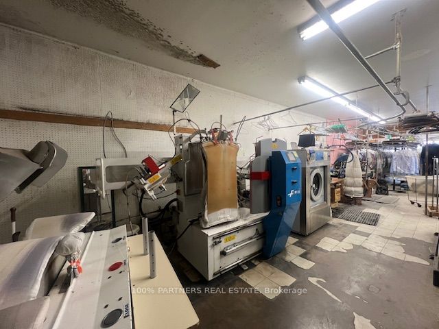 1581 Ellesmere Road Property Photo 11