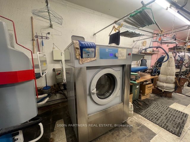 1581 Ellesmere Road Property Photo 13