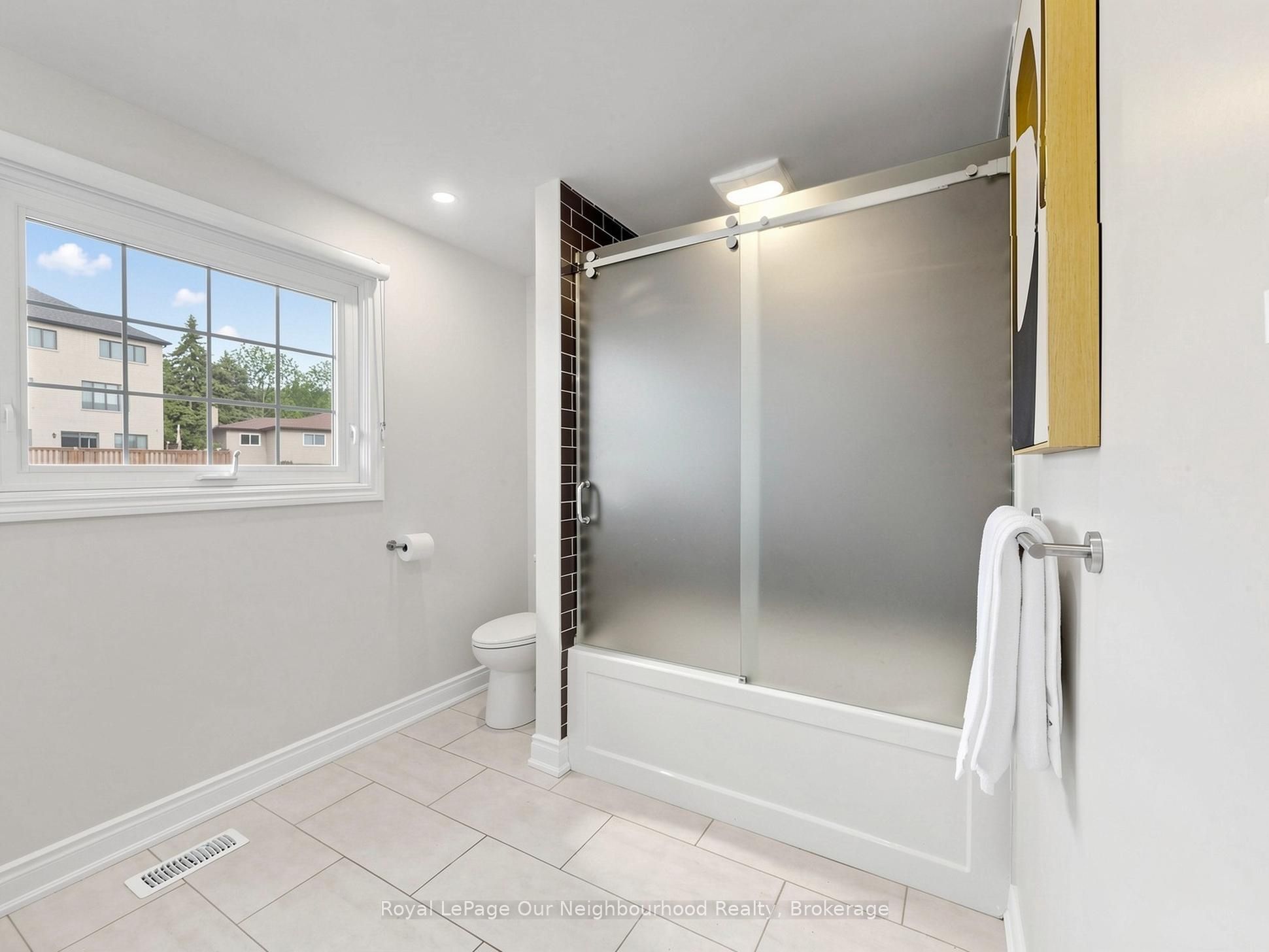 660 Dunn Crescent Property Photo 25