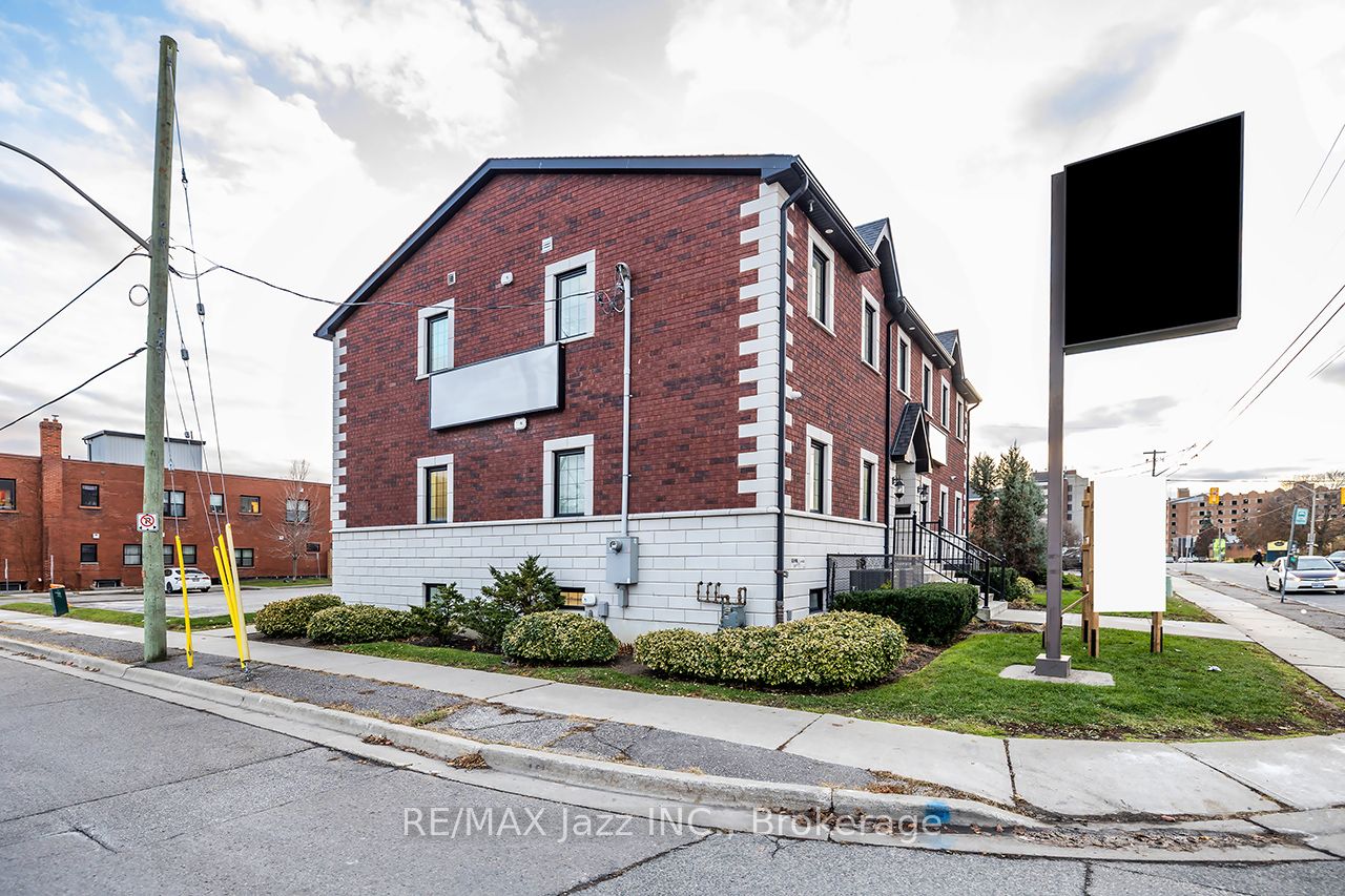 193 King Street E Property Photo 3