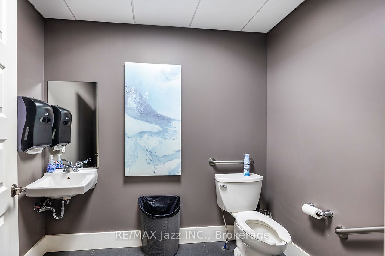 193 King Street E Property Photo 12