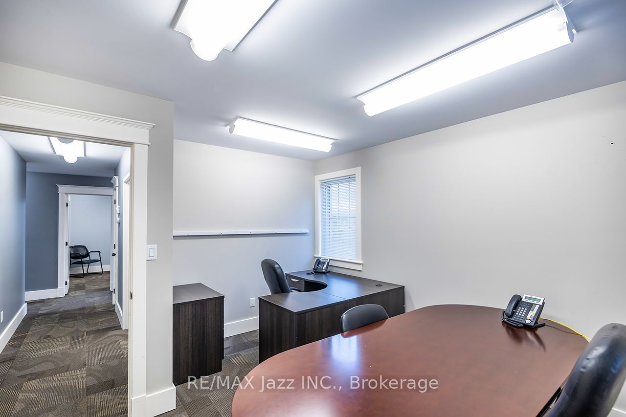 193 King Street E Property Photo 23