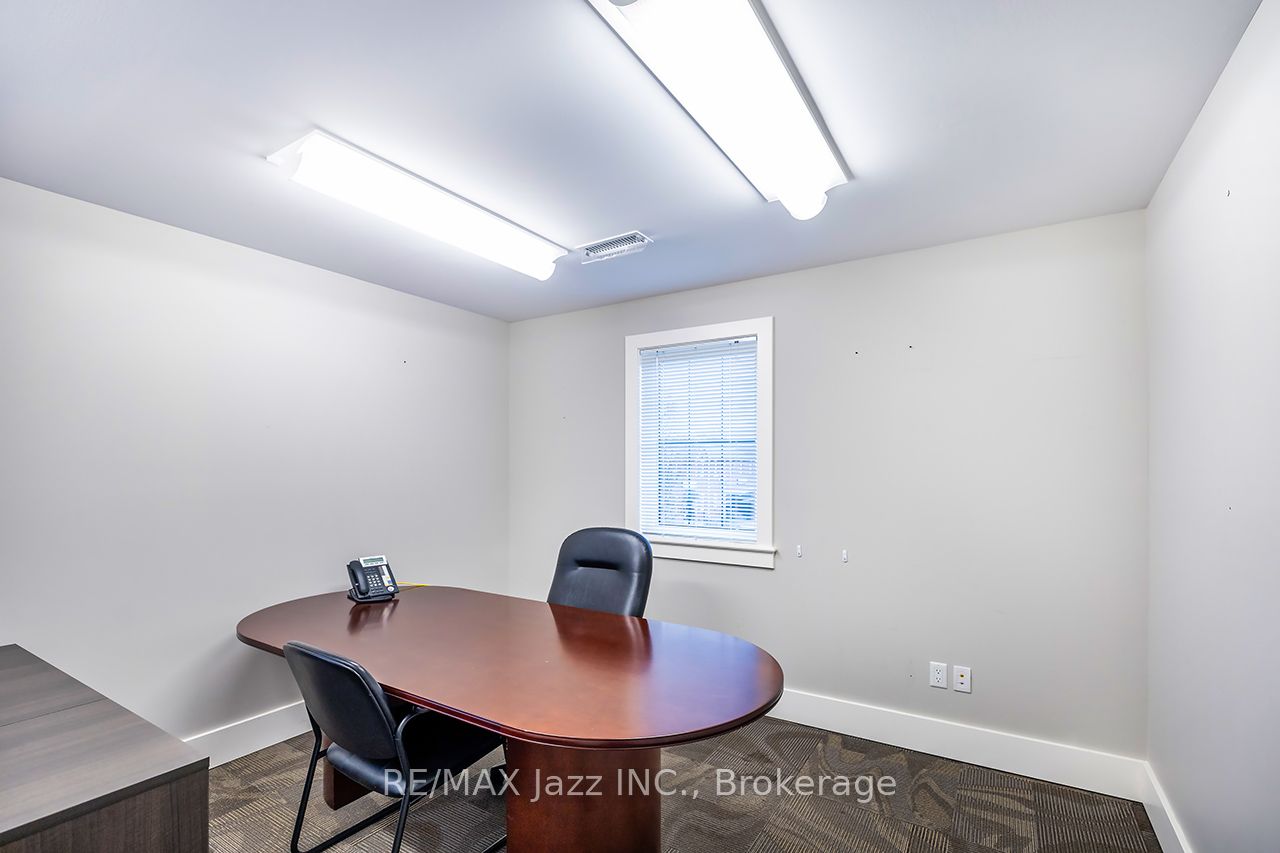 193 King Street E Property Photo 24