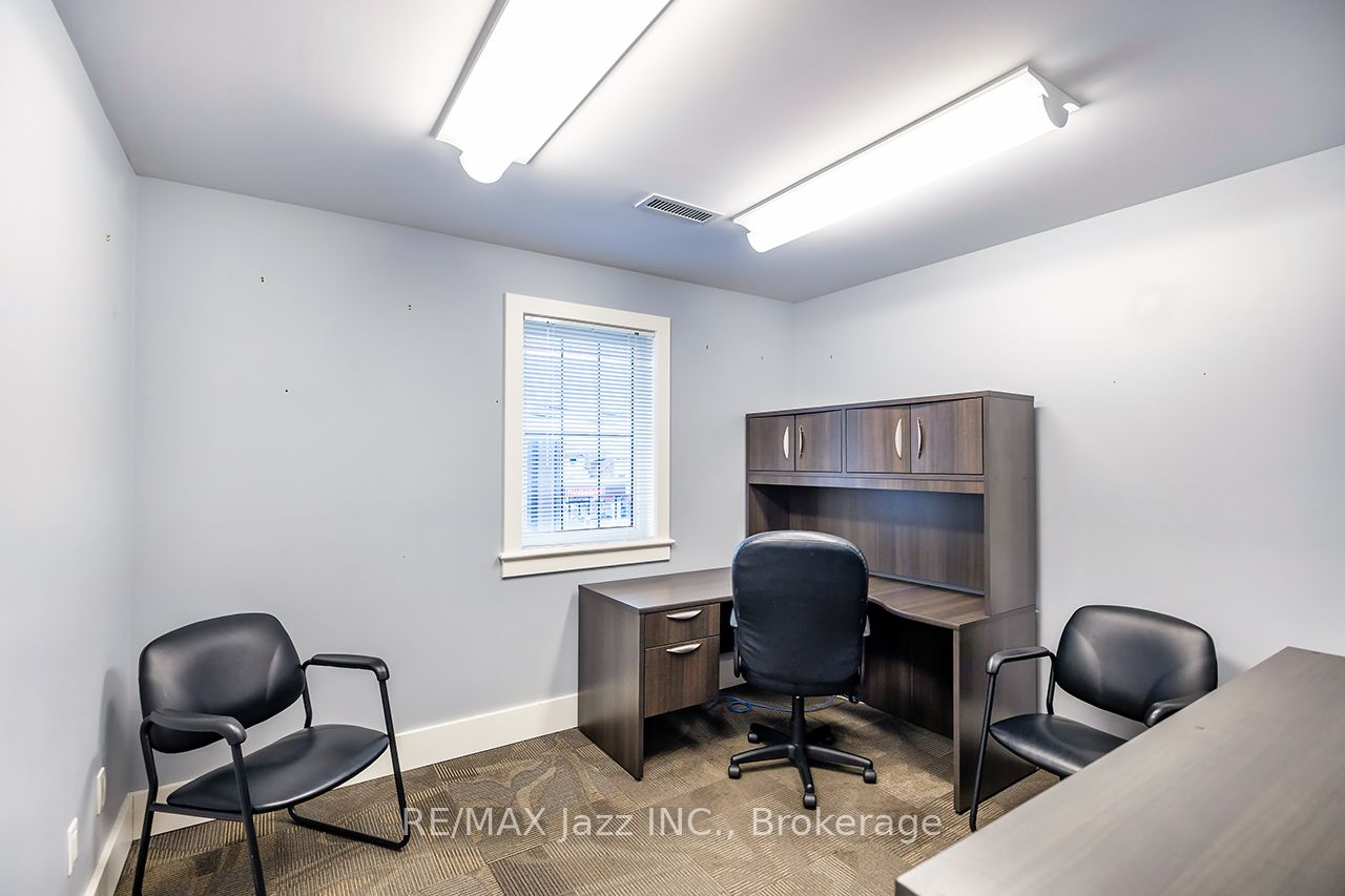 193 King Street E Property Photo 25