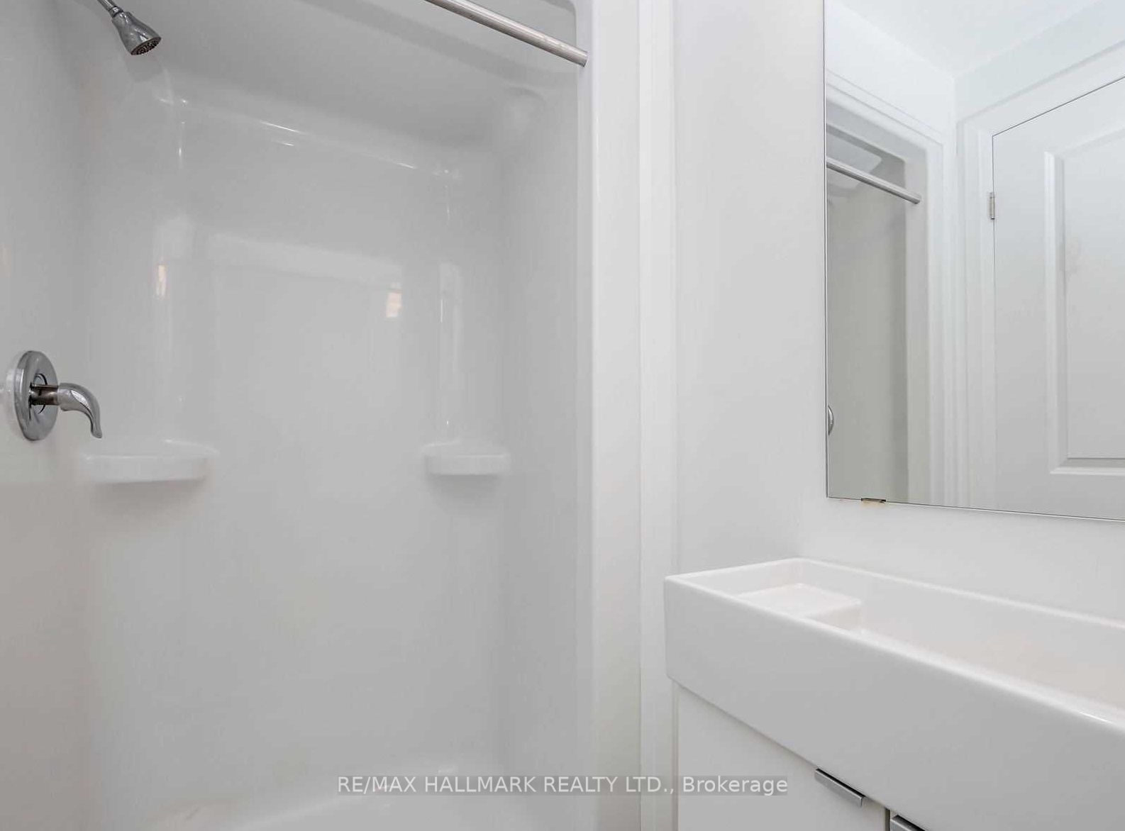 1900 Simcoe Street N 436 Property Photo 5