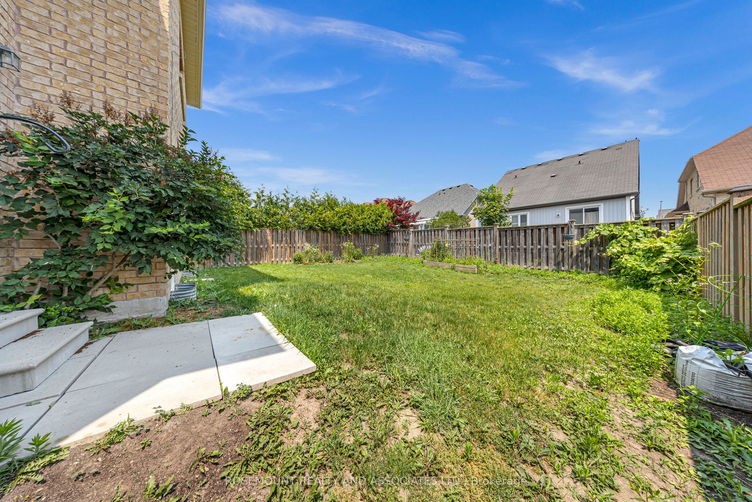 2115 Rudell Road Property Photo 7