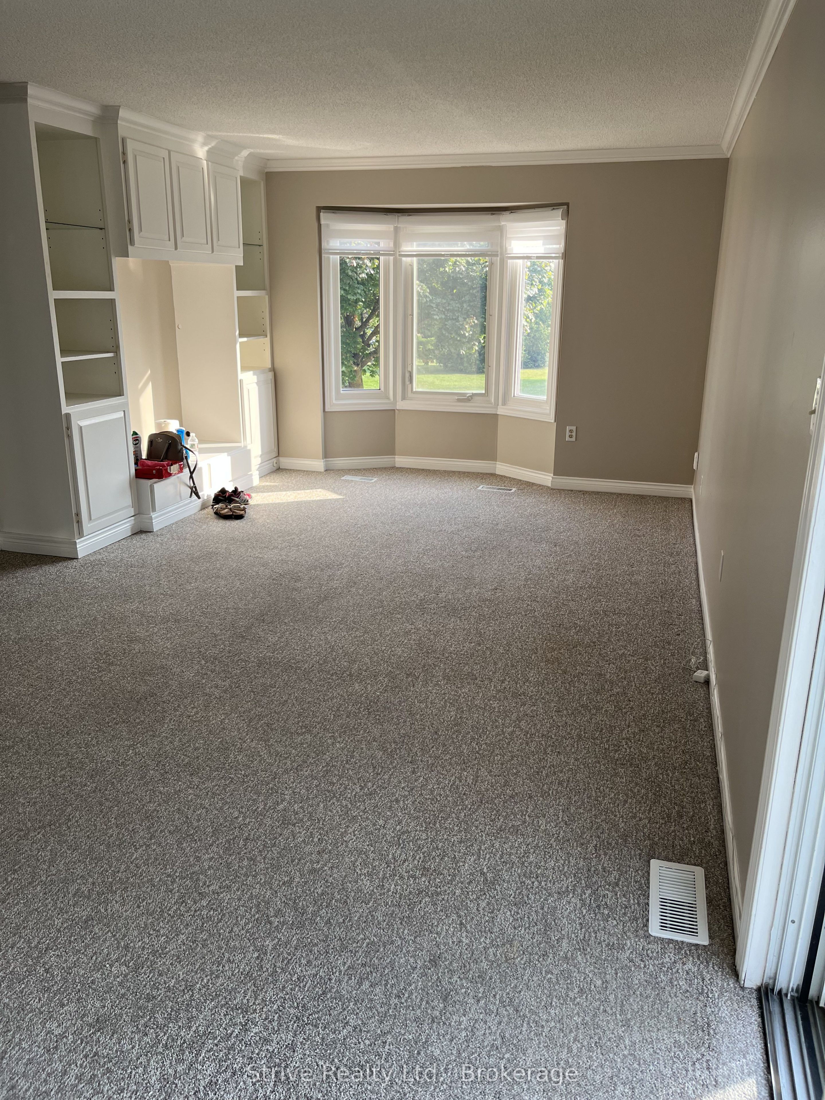 1013 Attersley Drive Property Photo 3