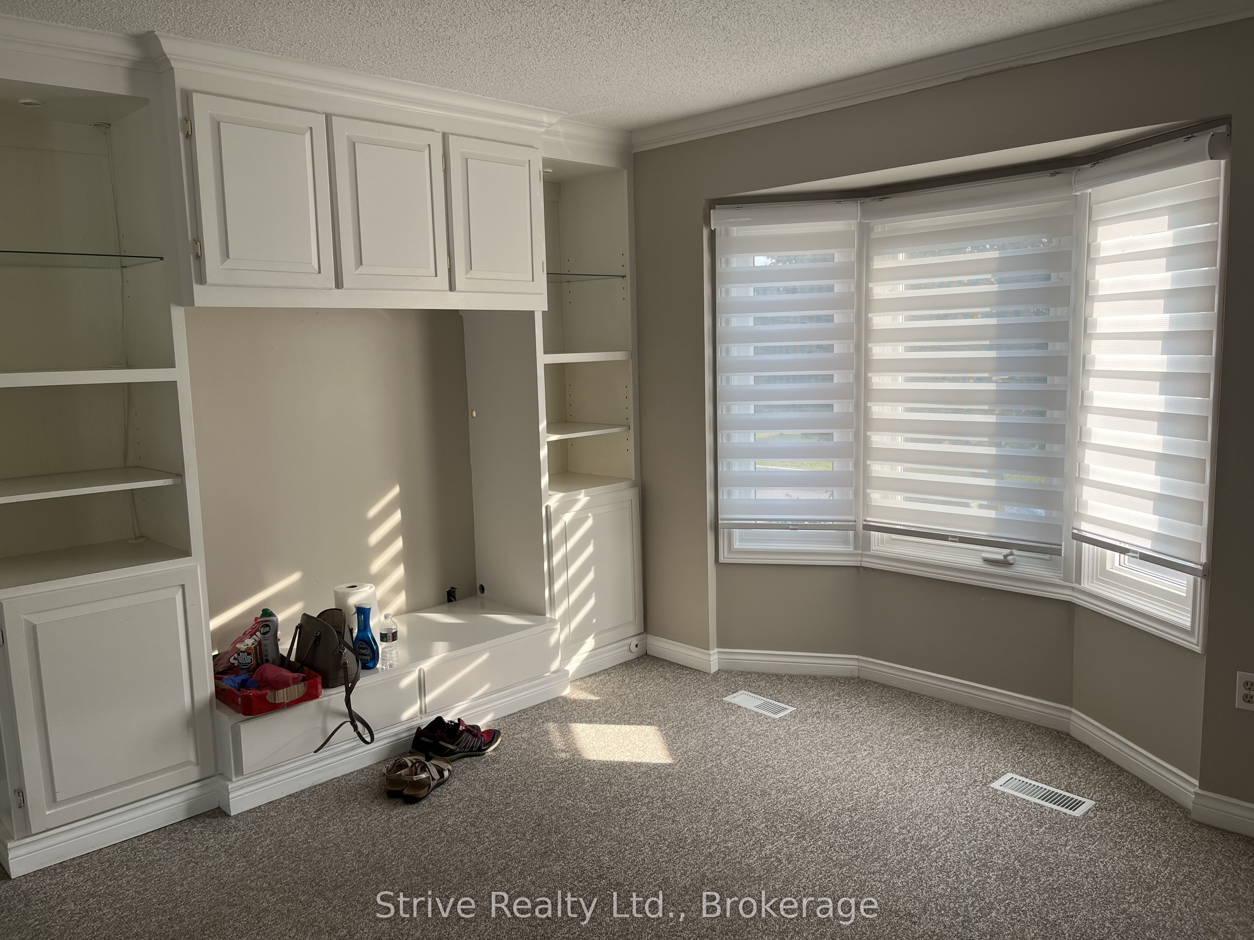 1013 Attersley Drive Property Photo 4