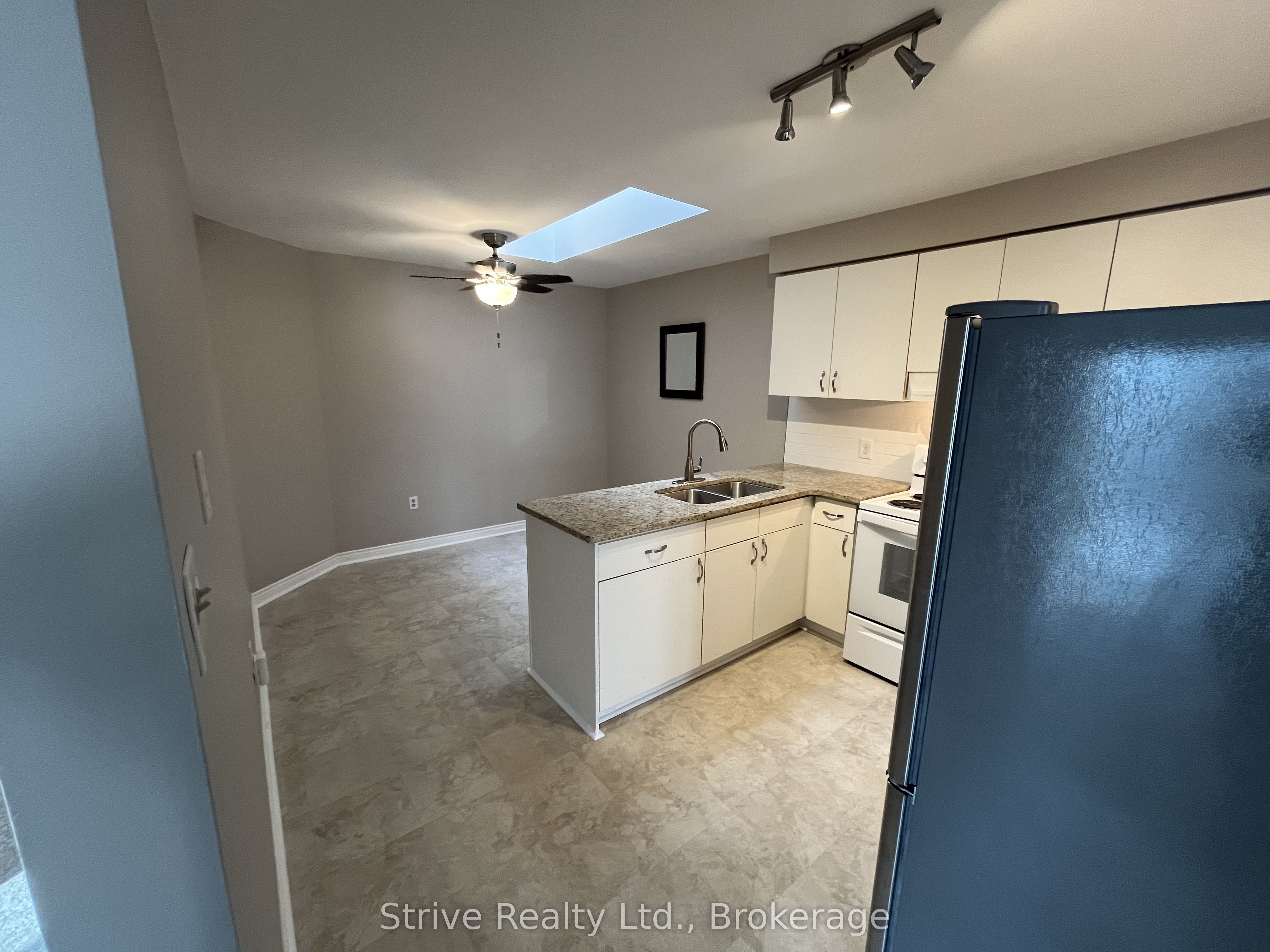 1013 Attersley Drive Property Photo 8