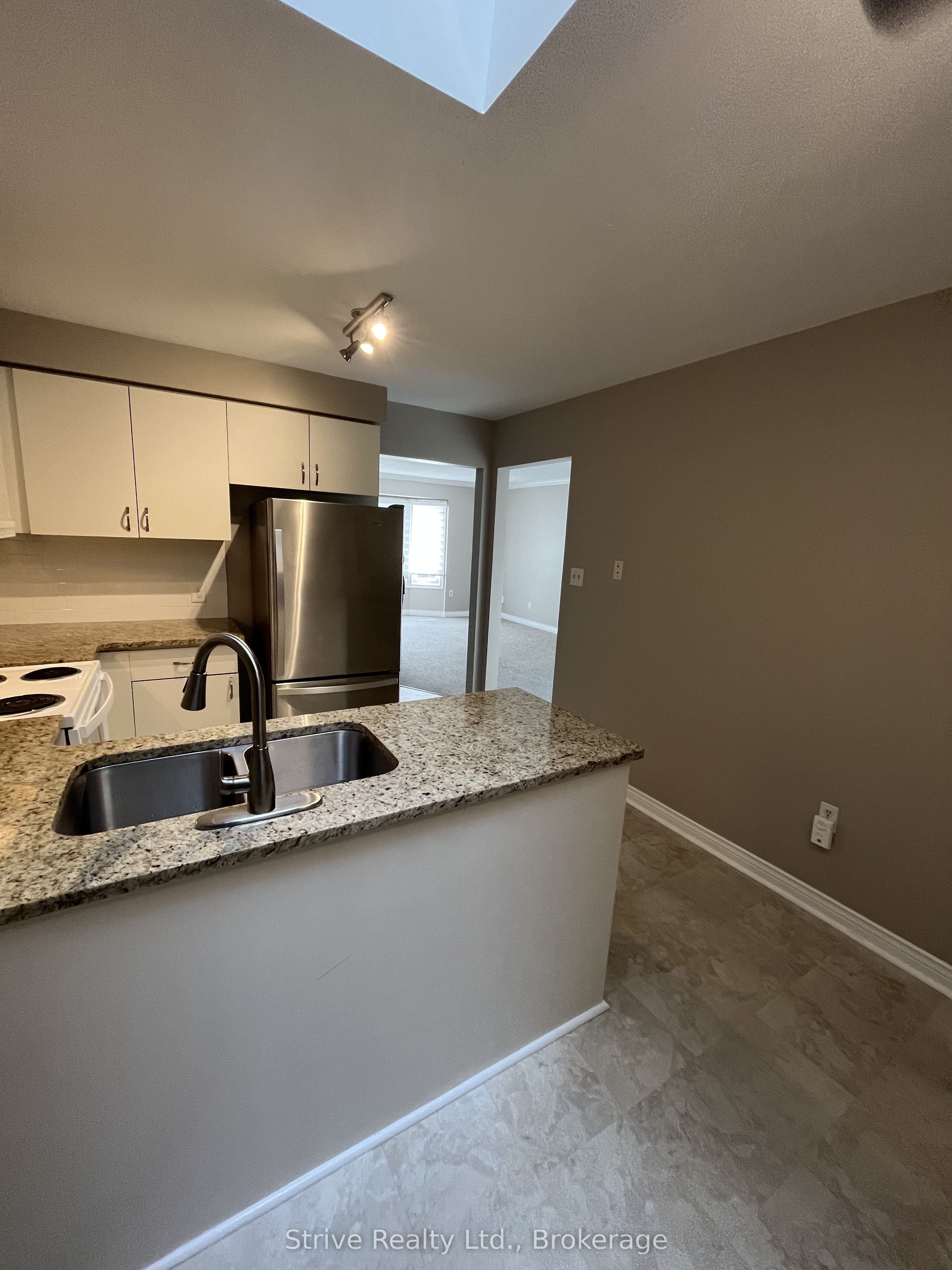1013 Attersley Drive Property Photo 10