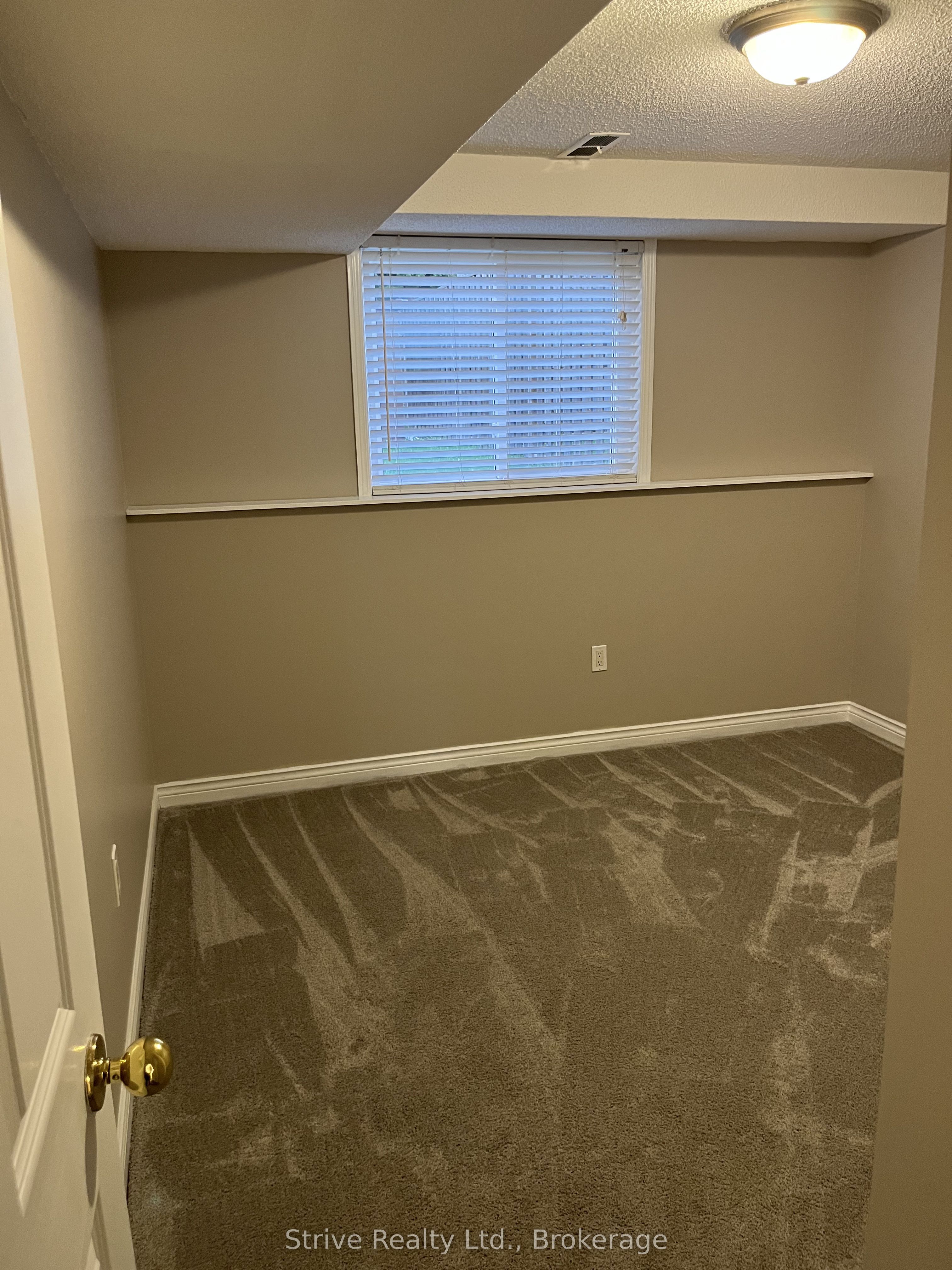 1013 Attersley Drive Property Photo 21