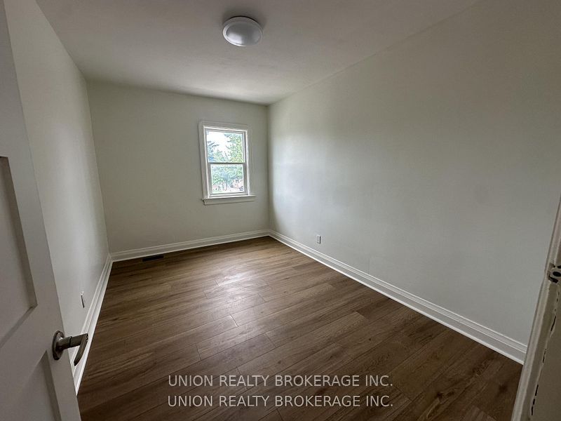 582 Danforth Road Property Photo 8