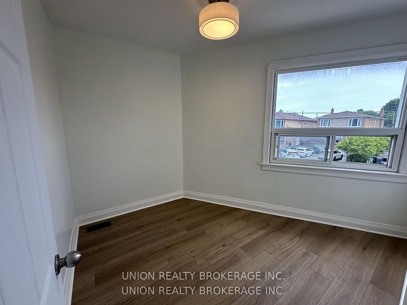 582 Danforth Road Property Photo 9